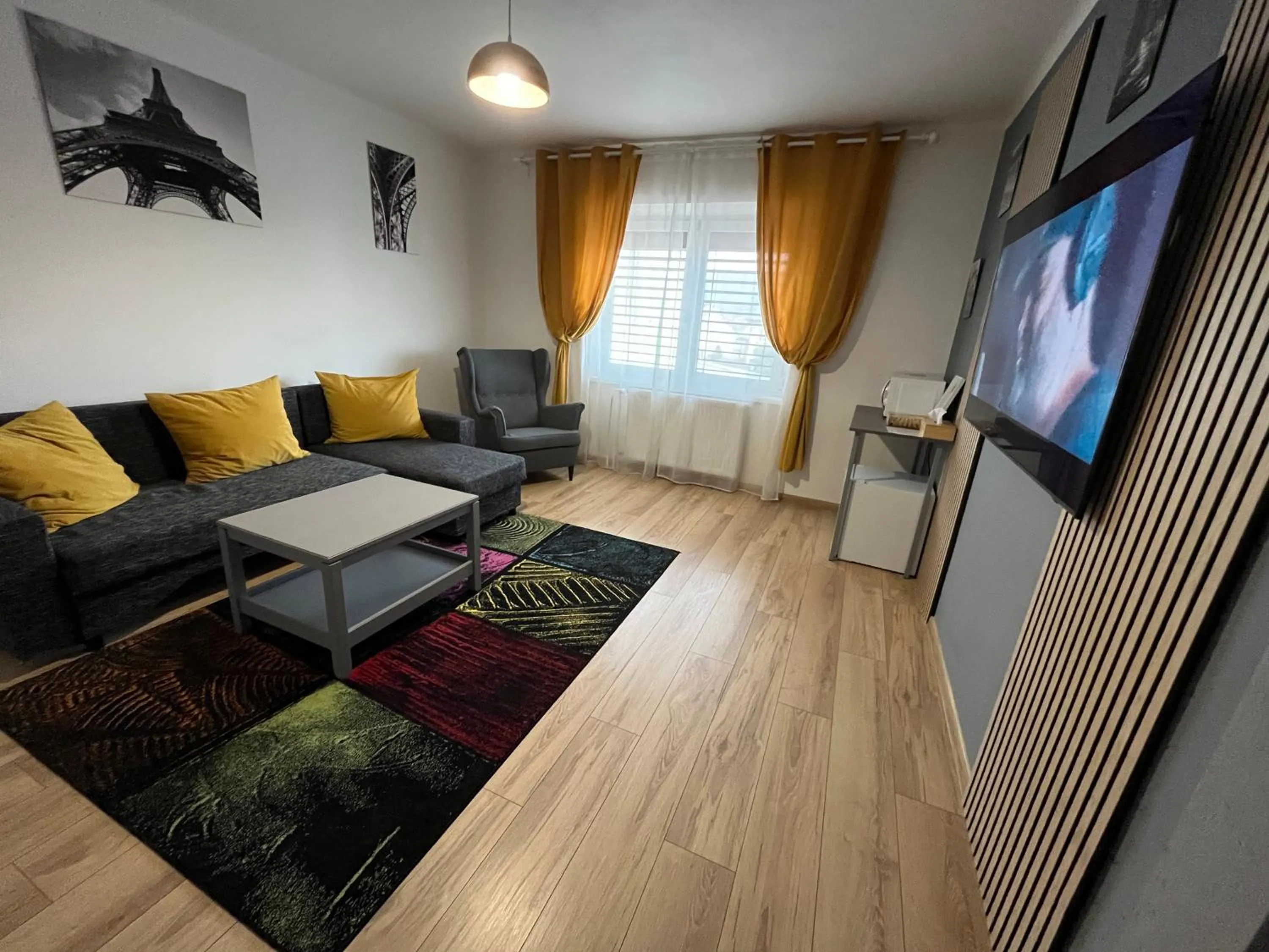 Communal lounge/ TV room in APARTMENTS TRENČÍN -Free Parking-