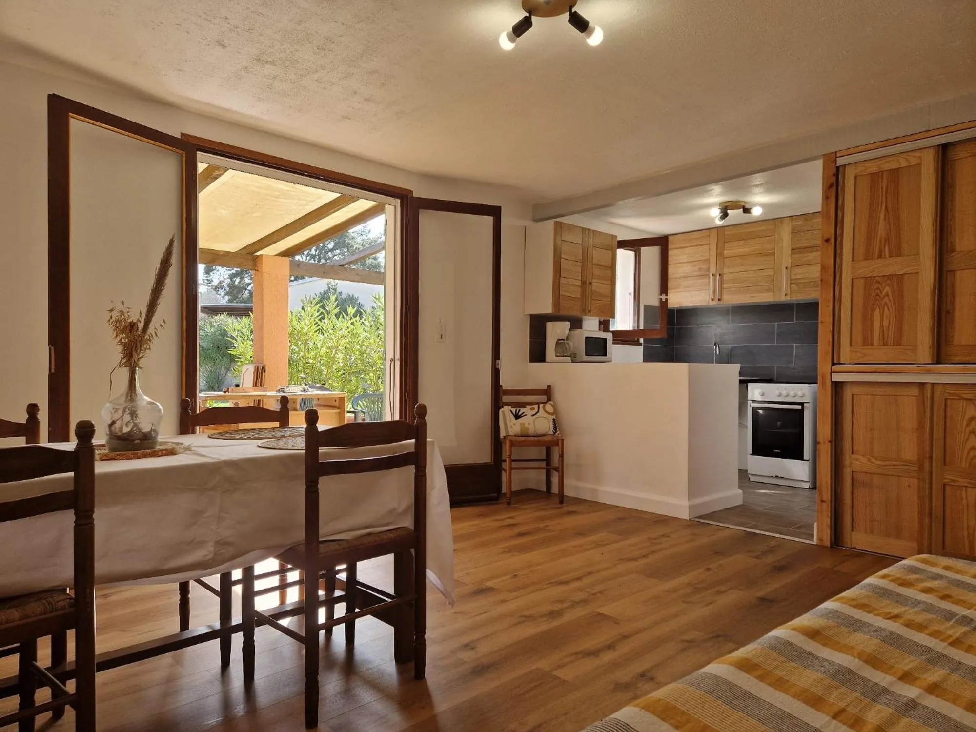 Kitchen or kitchenette in Pinea Mare