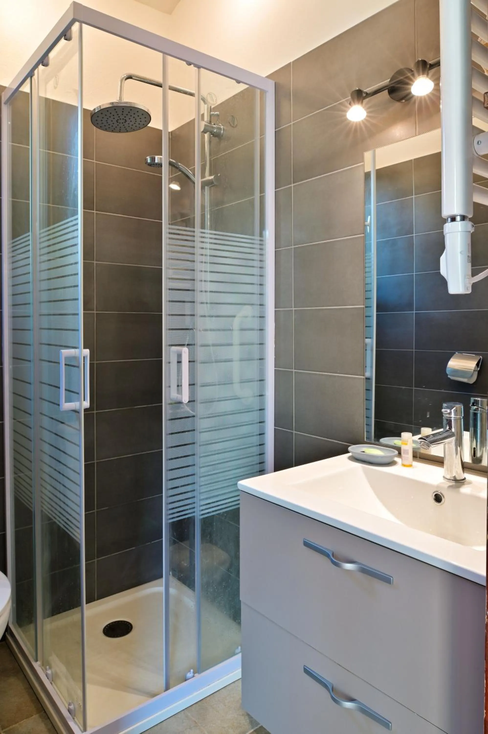 Shower in Pinea Mare