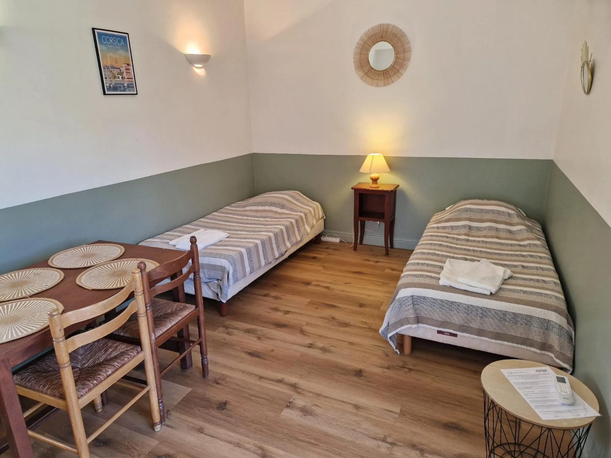 Living room, Bed in Pinea Mare