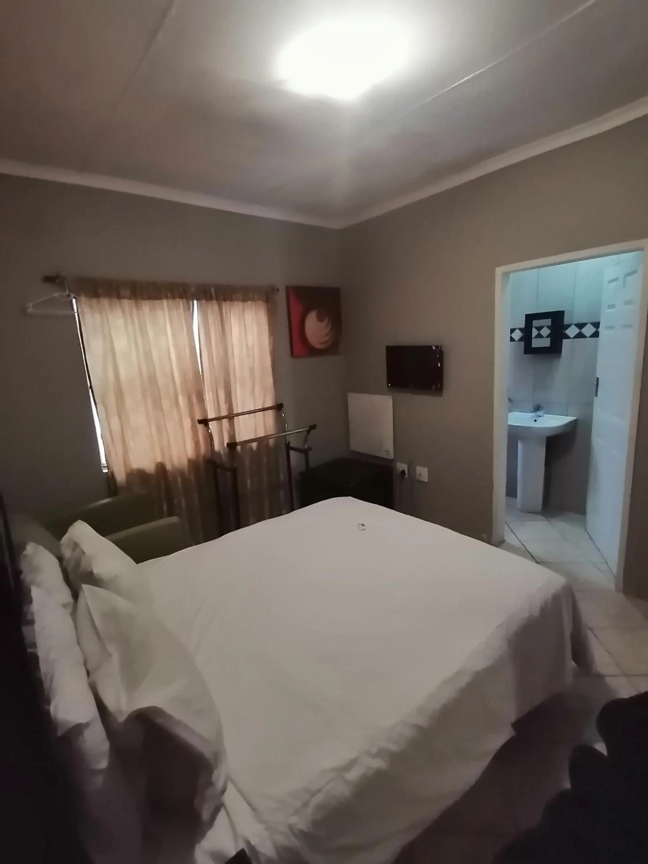 ANCHOR GUEST LODGE