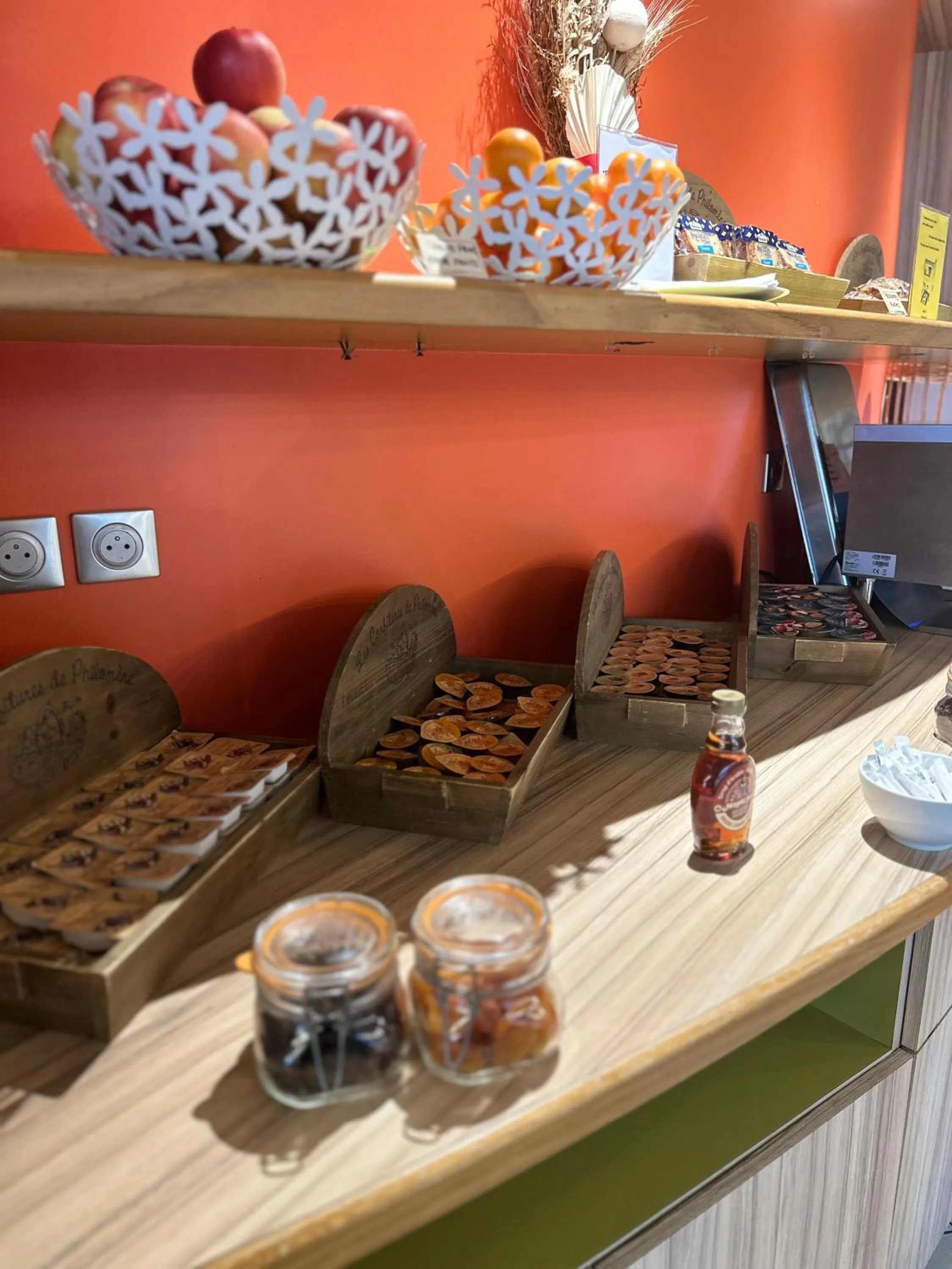 Buffet breakfast in City'O apparthotel