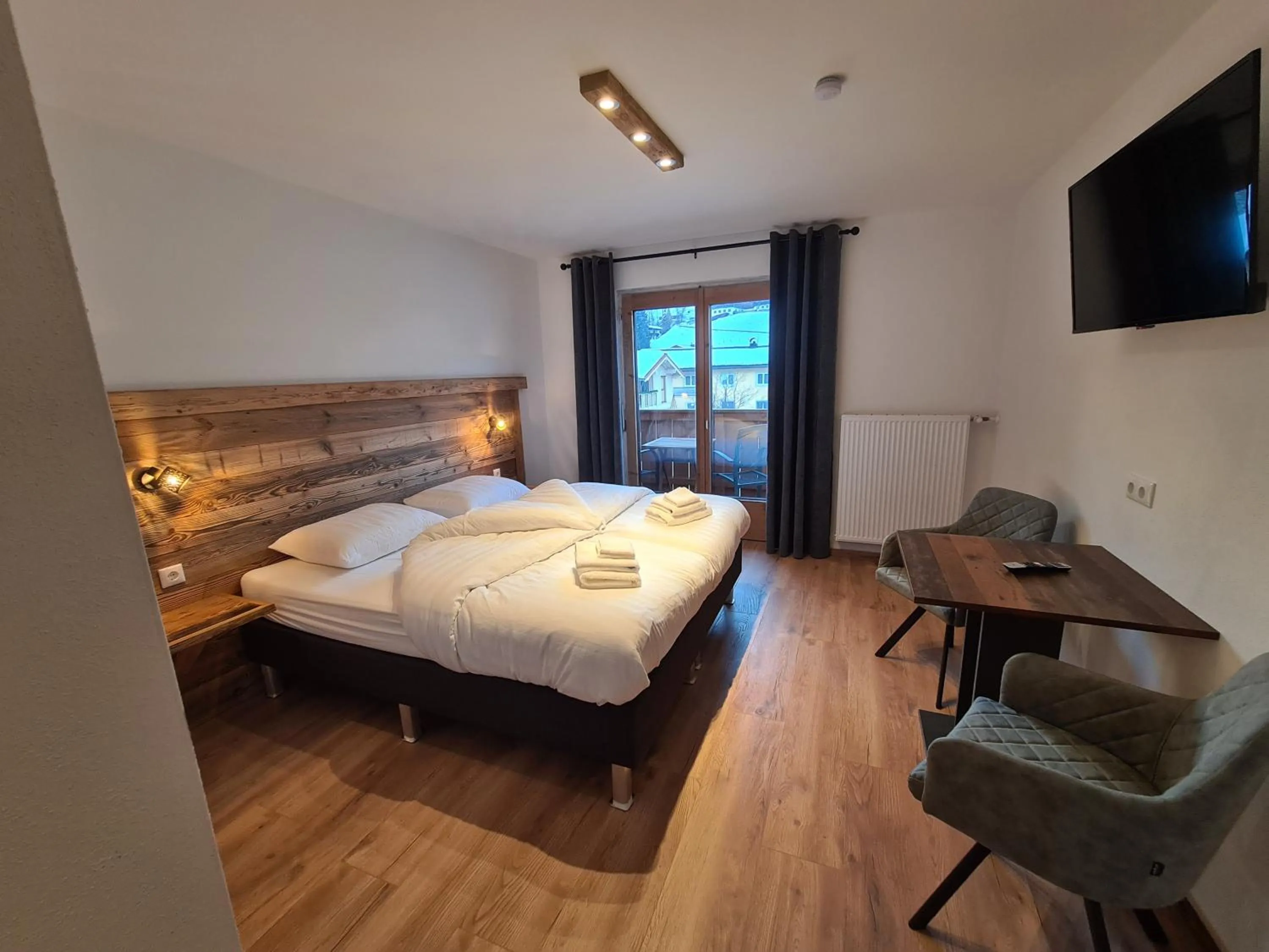 Photo of the whole room, Bed in Hotel Pension Annerlhof