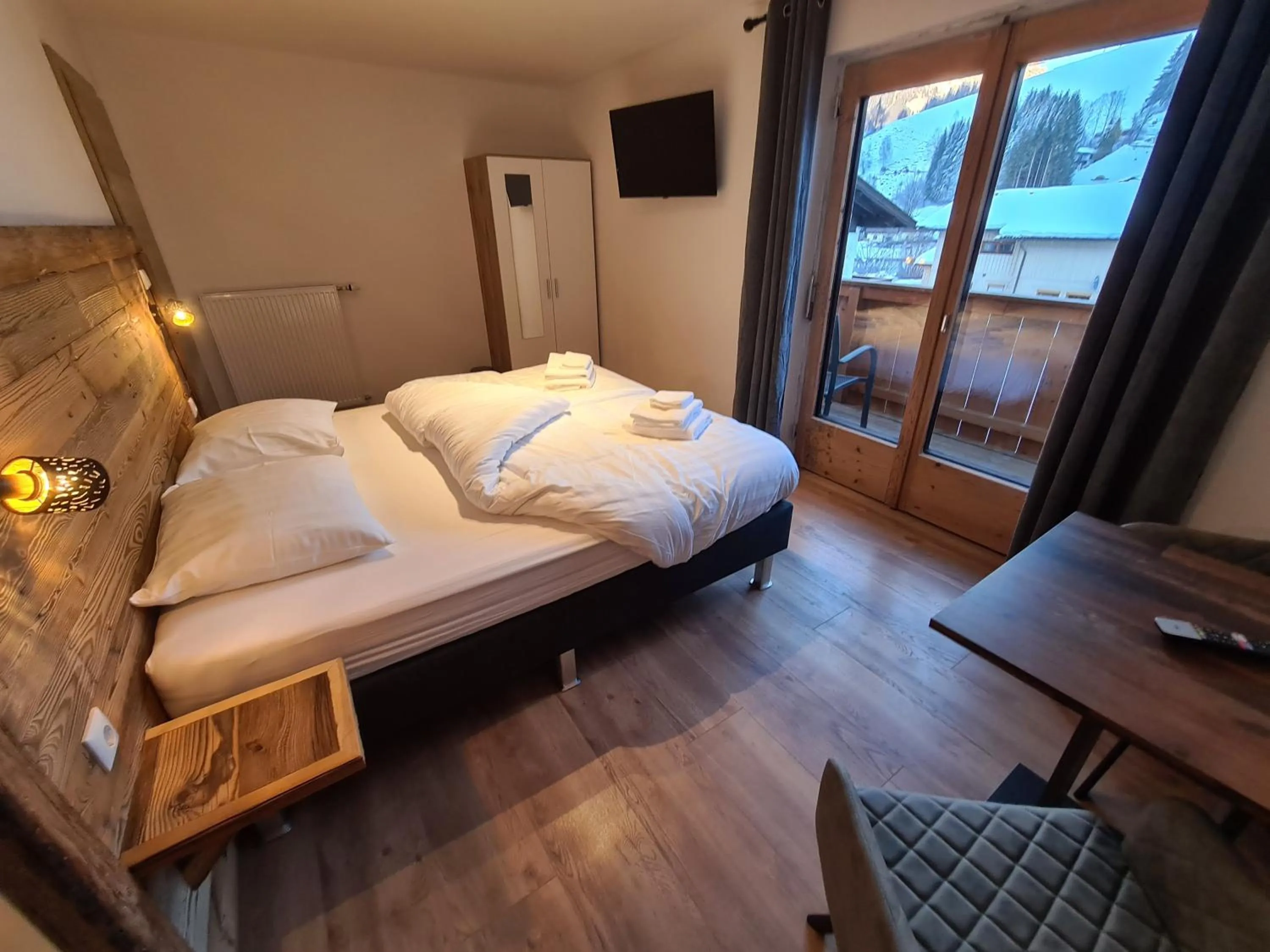 Photo of the whole room, Bed in Hotel Pension Annerlhof