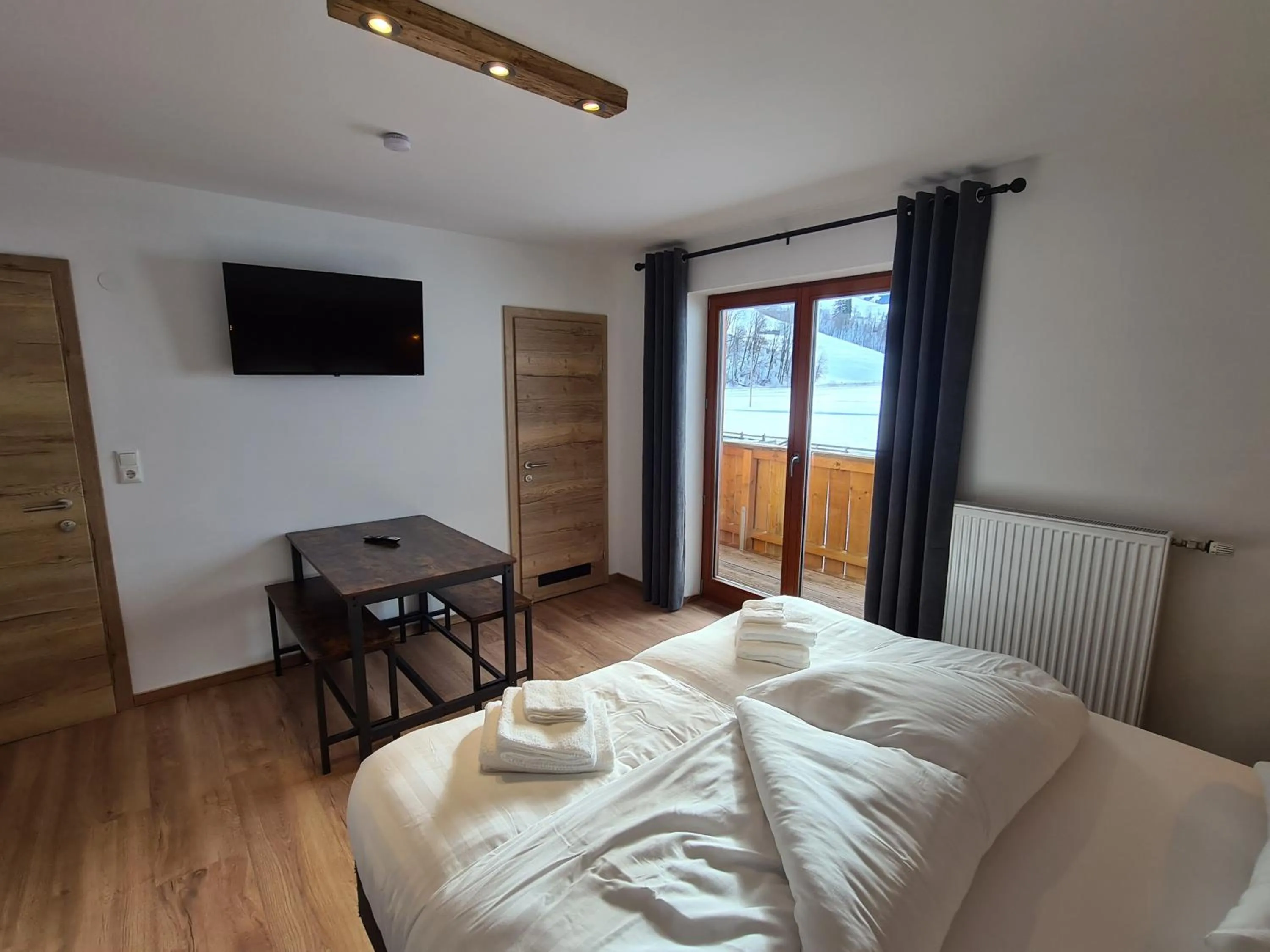 Photo of the whole room, Bed in Hotel Pension Annerlhof