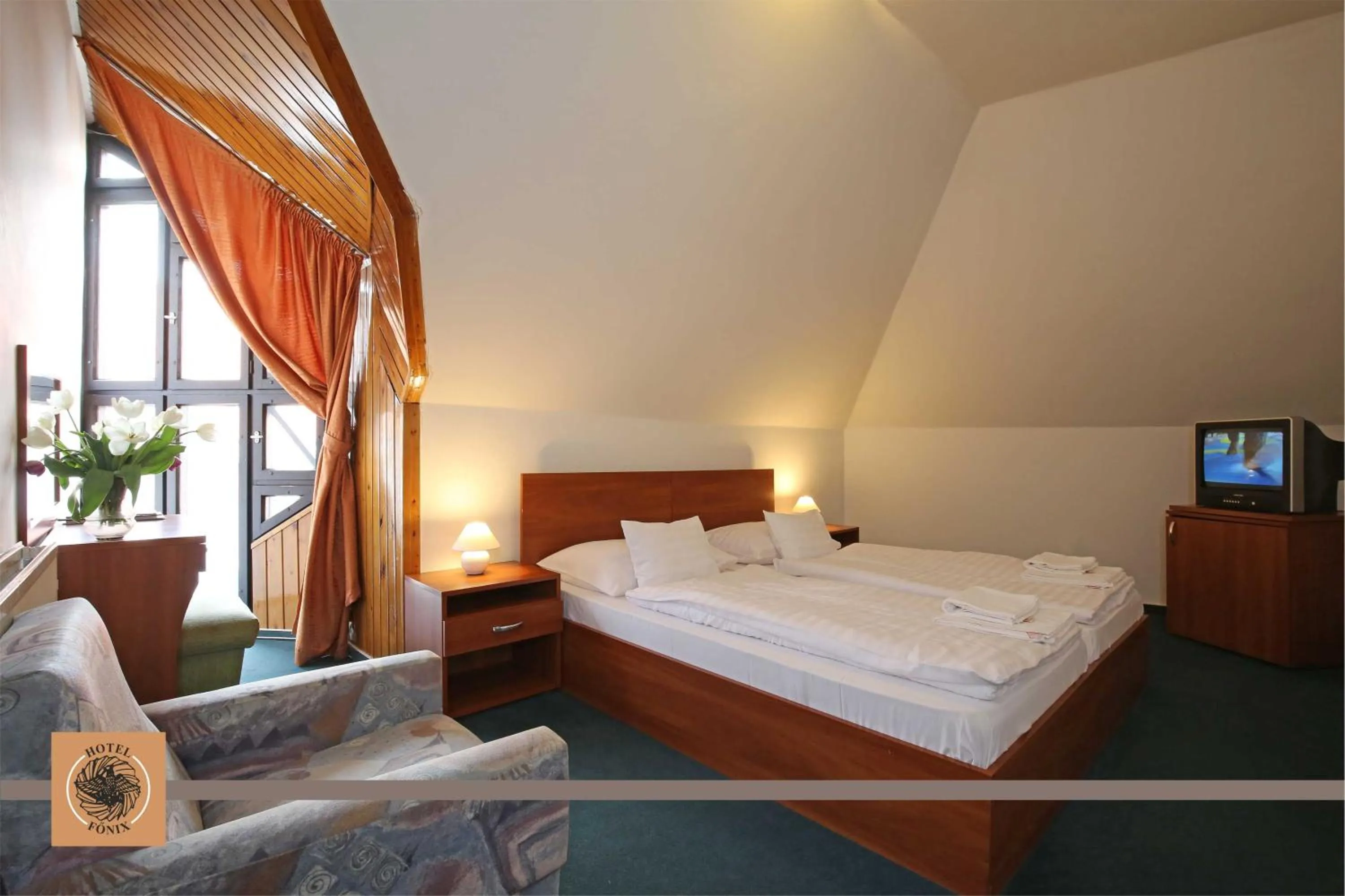 Photo of the whole room, Bed in Hotel Főnix
