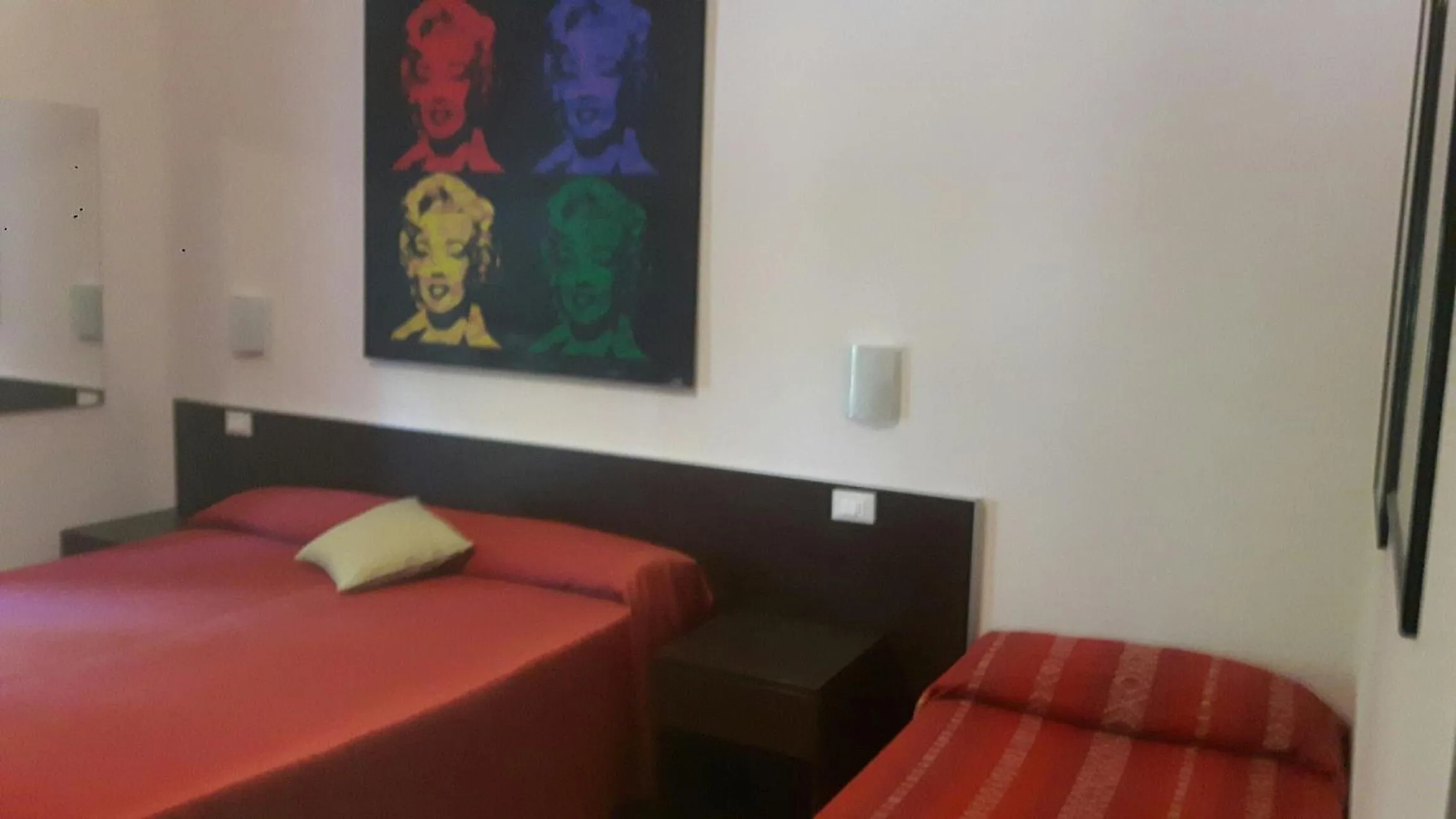 Bed in Hotel Stazione del Sole