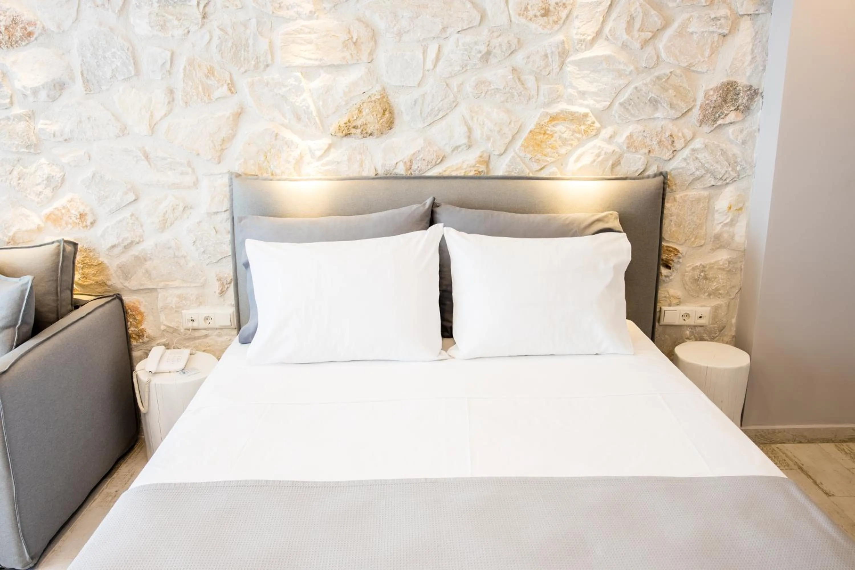 Bed in Kali Thea Suites