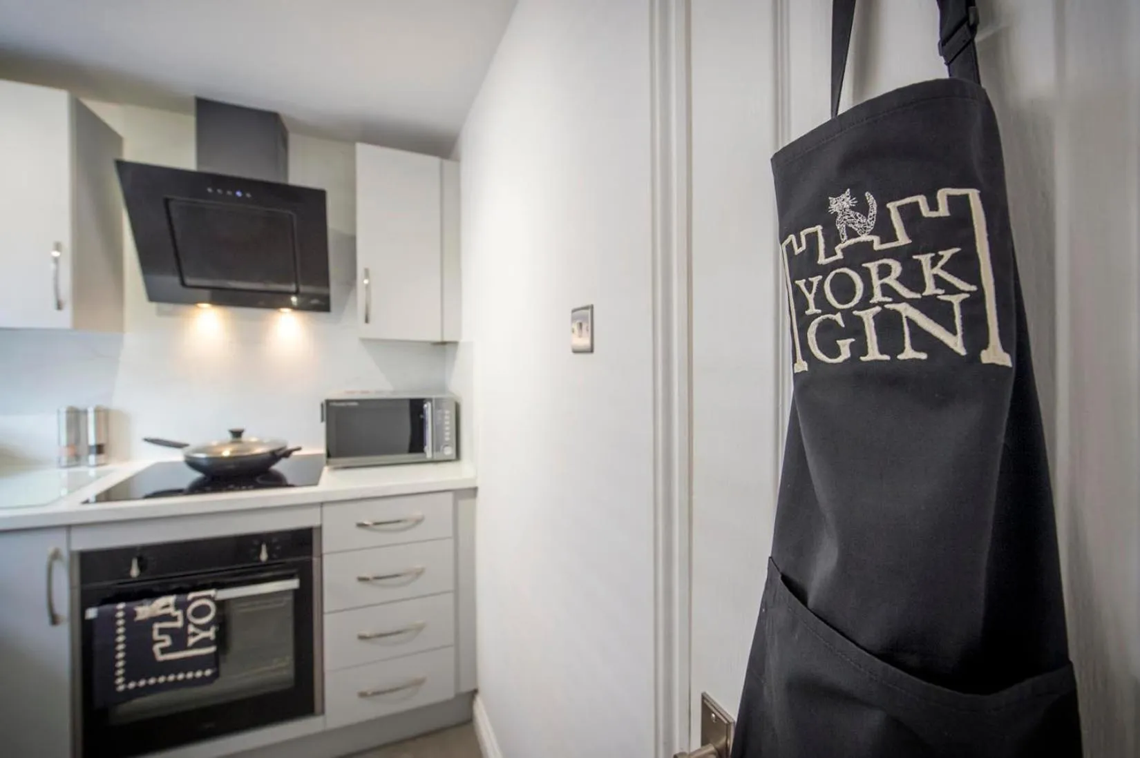 Kitchen or kitchenette in Penleys Apartment