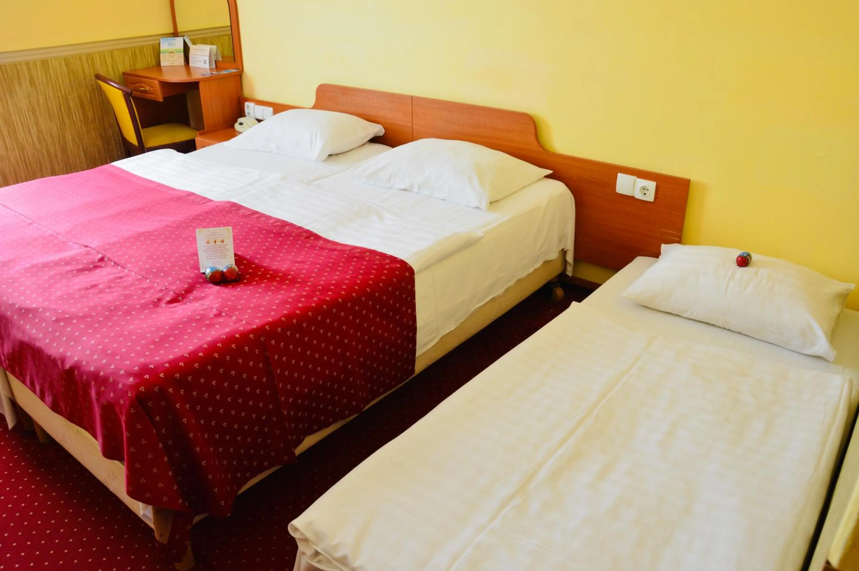 Bed in Hotel Korona Wellness, Rendezvény és Borszálloda