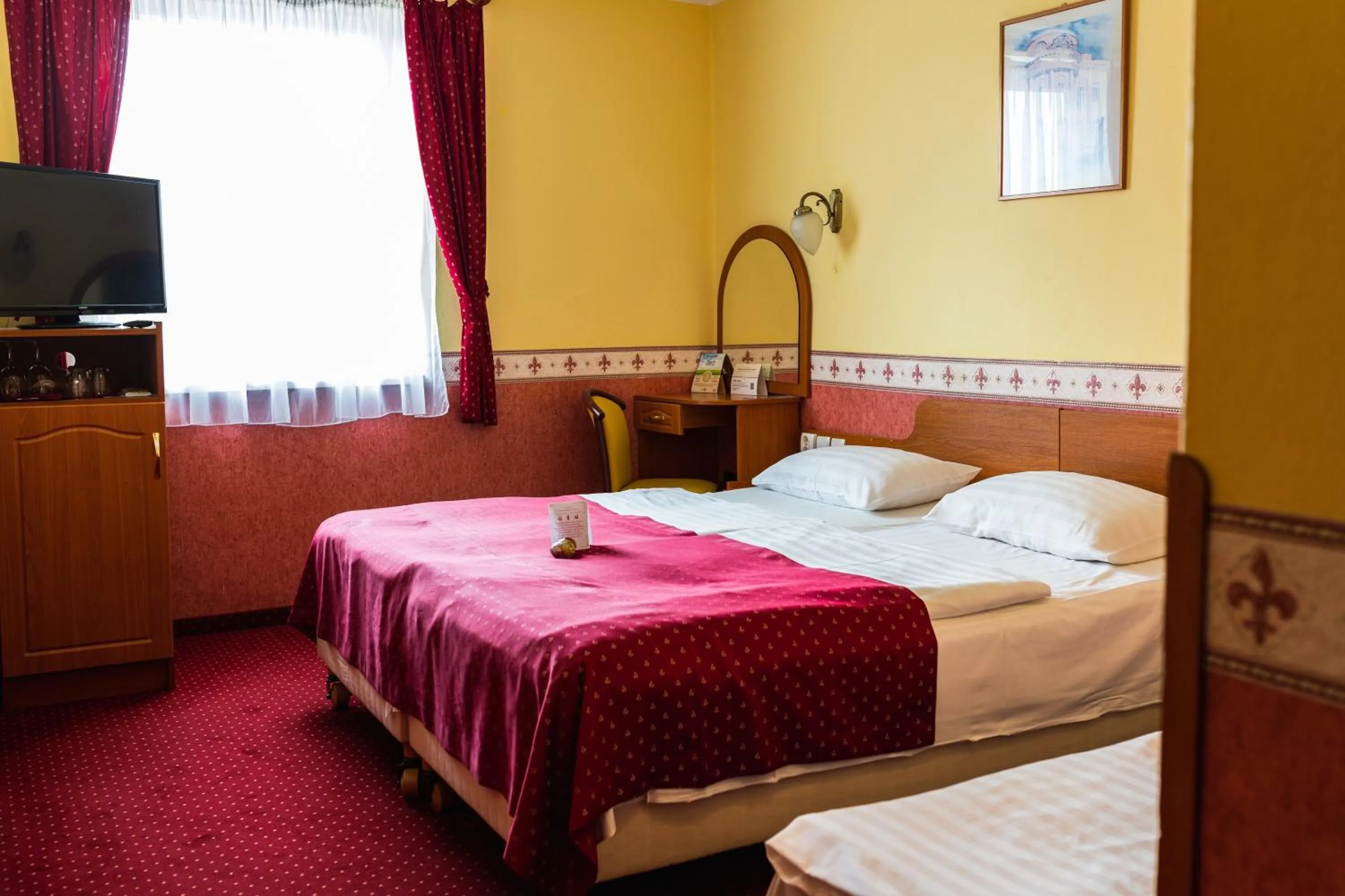 Bed in Hotel Korona Wellness, Rendezvény és Borszálloda