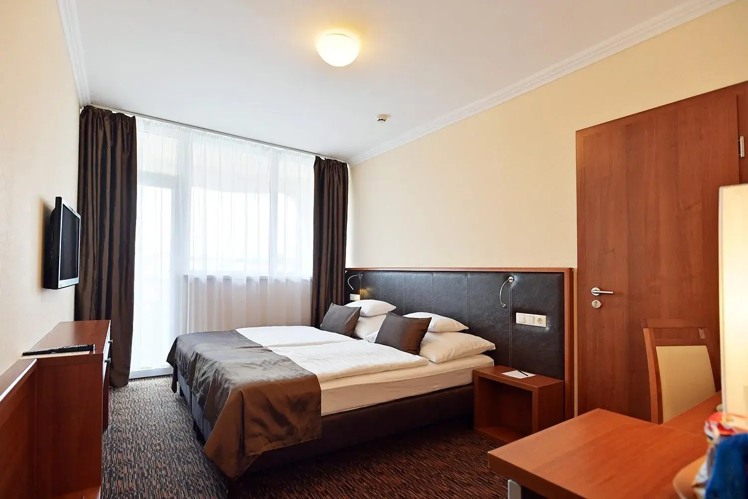 Two Connecting Double Rooms in Hotel Eger & Park Two Connecting Double Rooms in Hotel Eger & Park