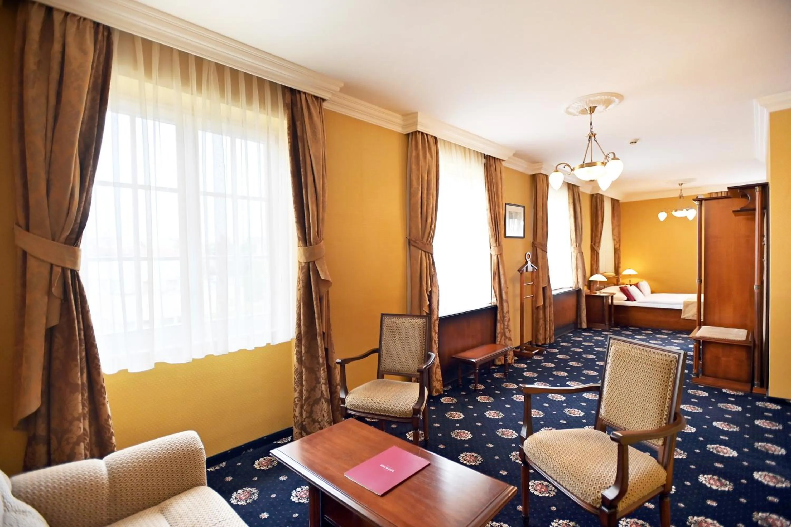 Bed in Hotel Eger & Park