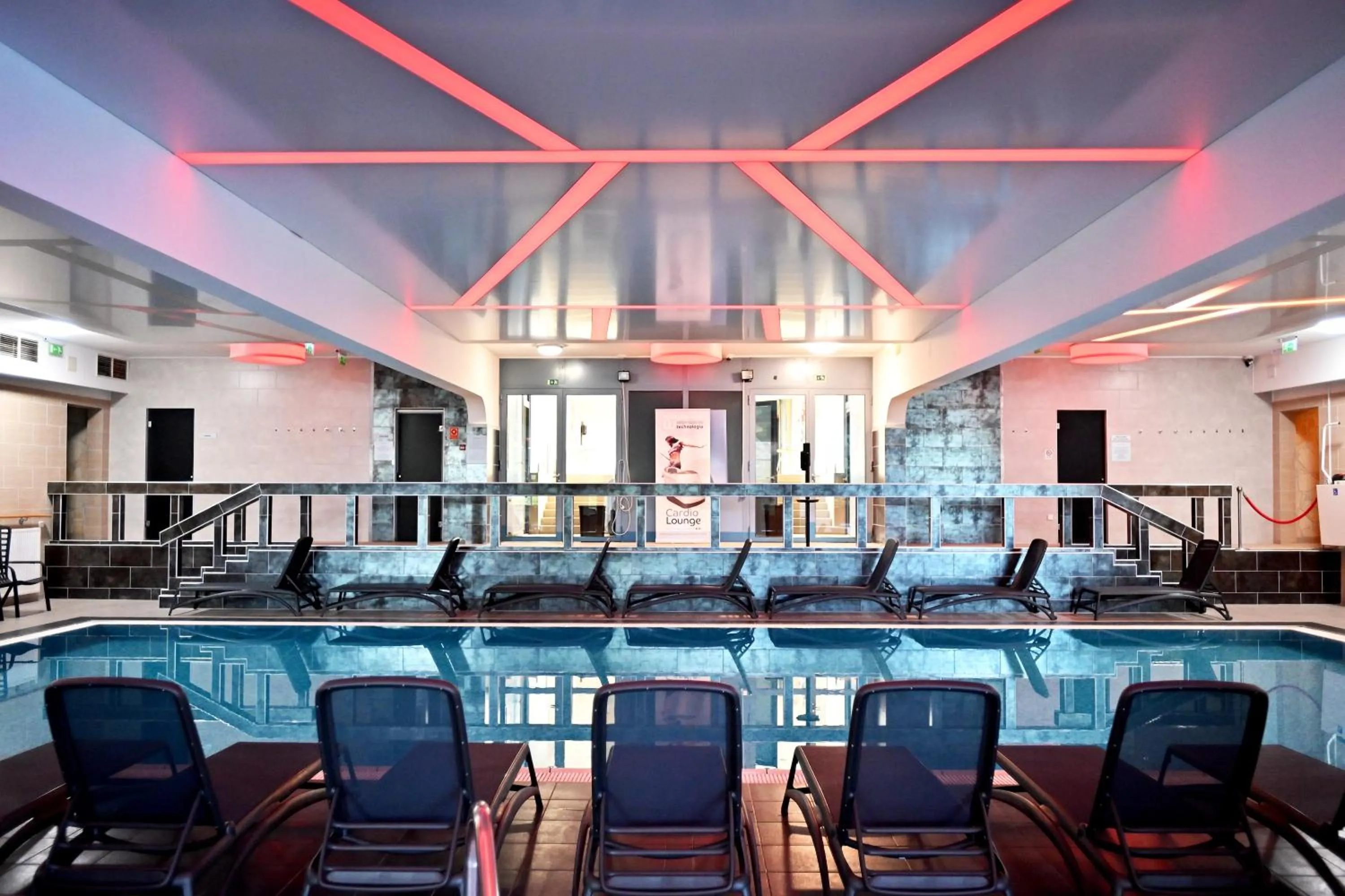 Swimming pool in Hotel Eger & Park