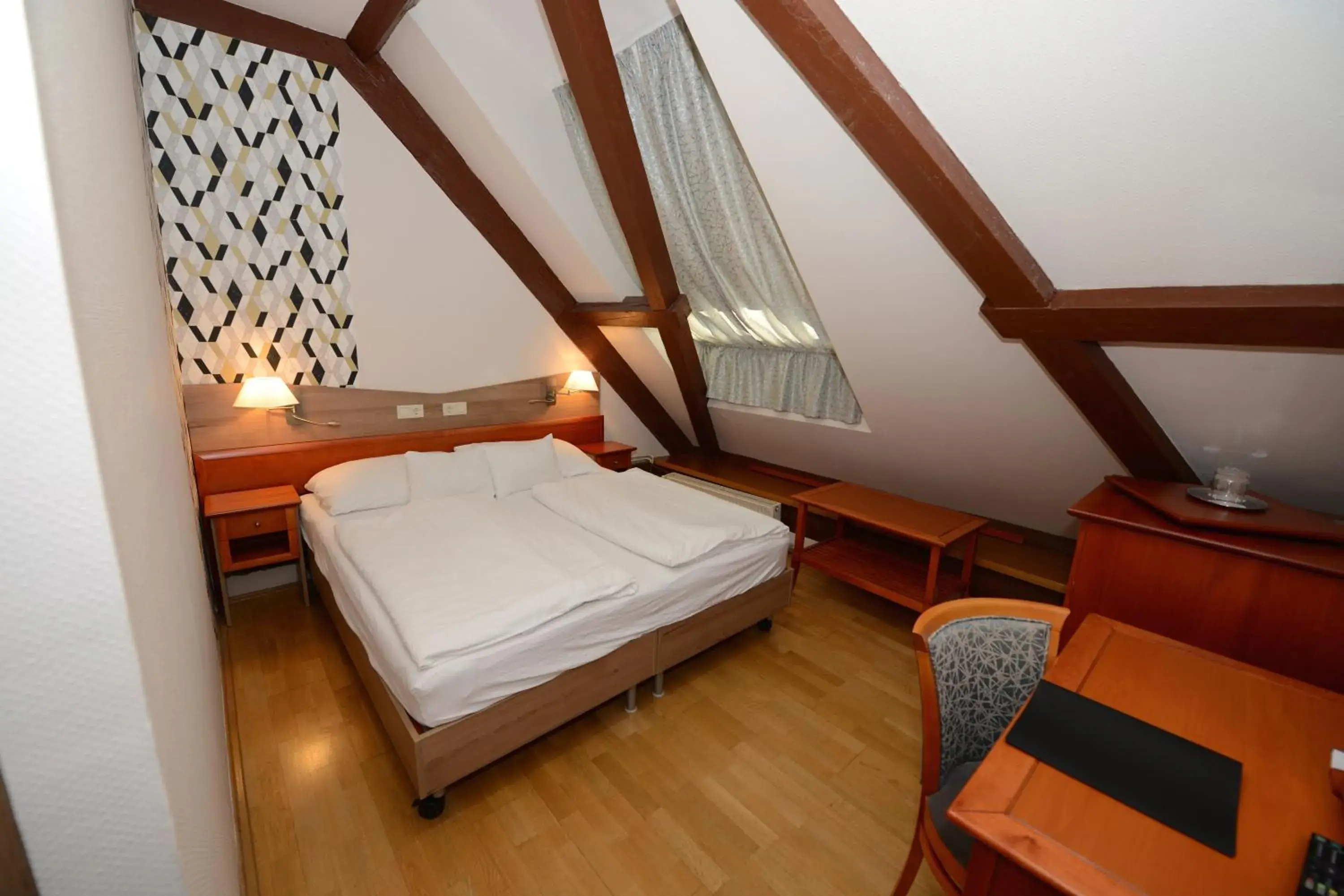 Economy Twin Room in Gizella Hotel and Restaurant Economy Twin Room in Gizella Hotel and Restaurant