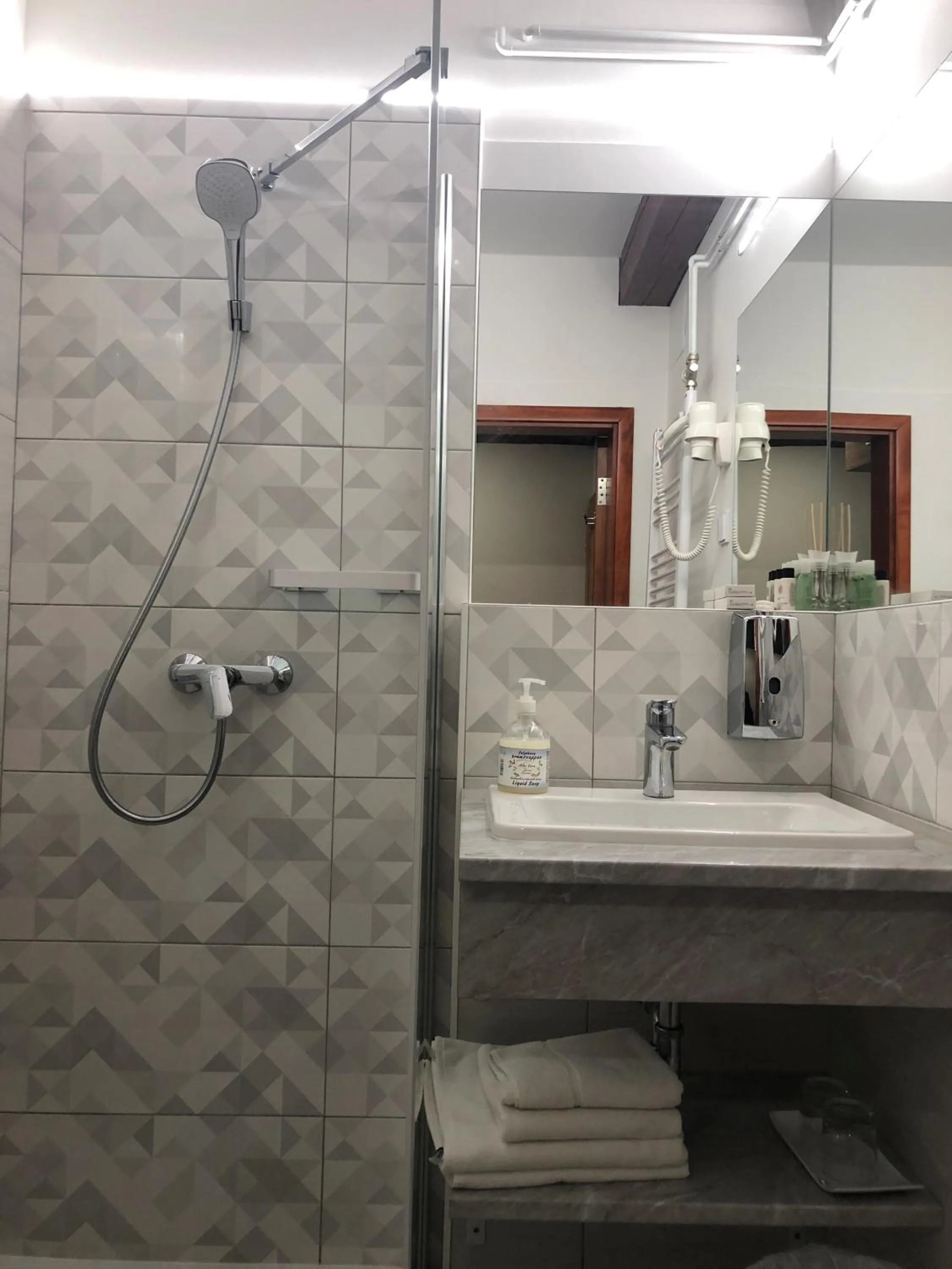 Economy Twin Room in Gizella Hotel and Restaurant