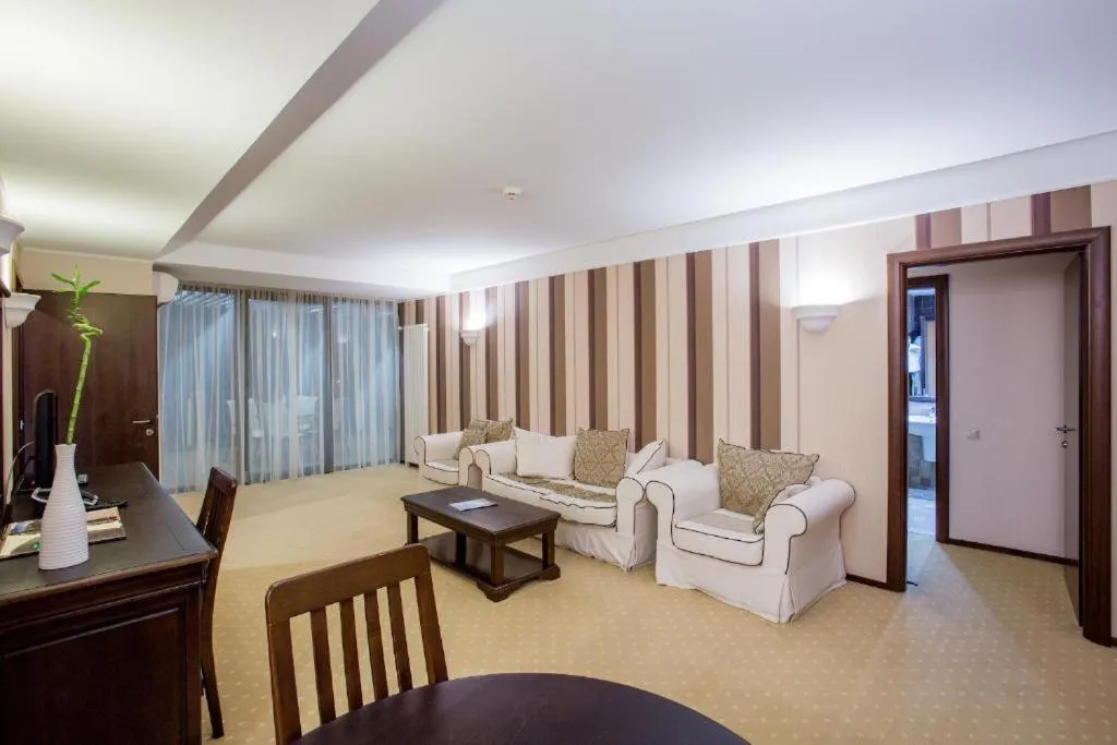 Living room in Alpin Resort Hotel - Apartamentele 2403-2404- proprietate administrata de gazda privata