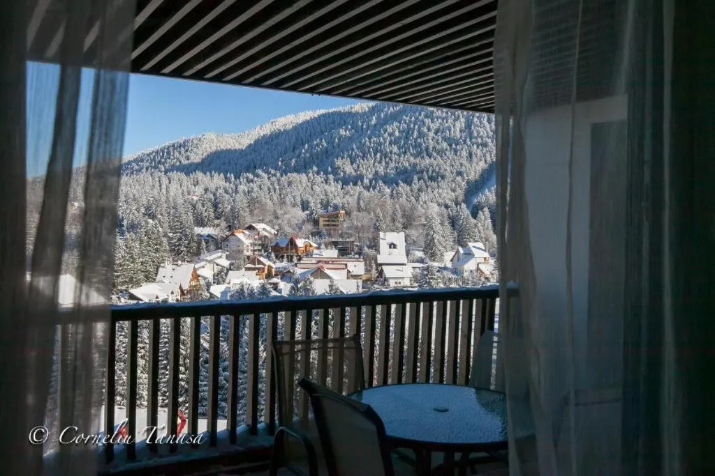Balcony/Terrace in Alpin Resort Hotel - Apartamentele 2403-2404- proprietate administrata de gazda privata