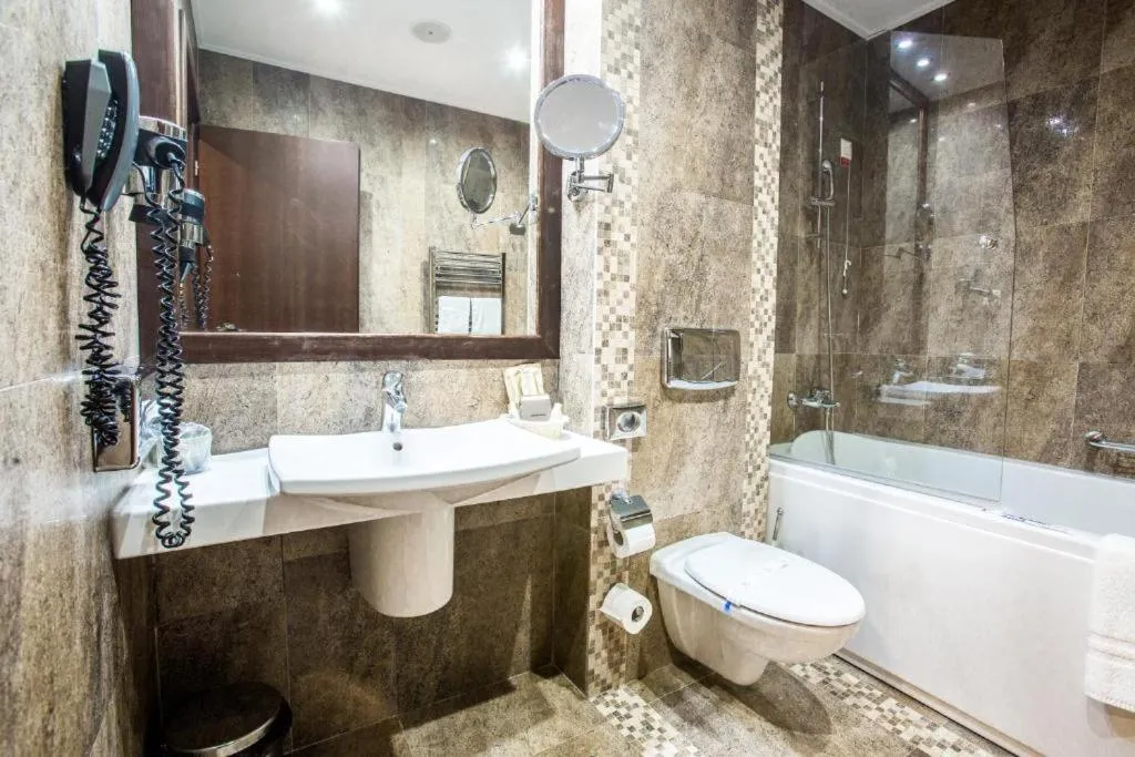 Bath in Alpin Resort Hotel - Apartamentele 2403-2404- proprietate administrata de gazda privata