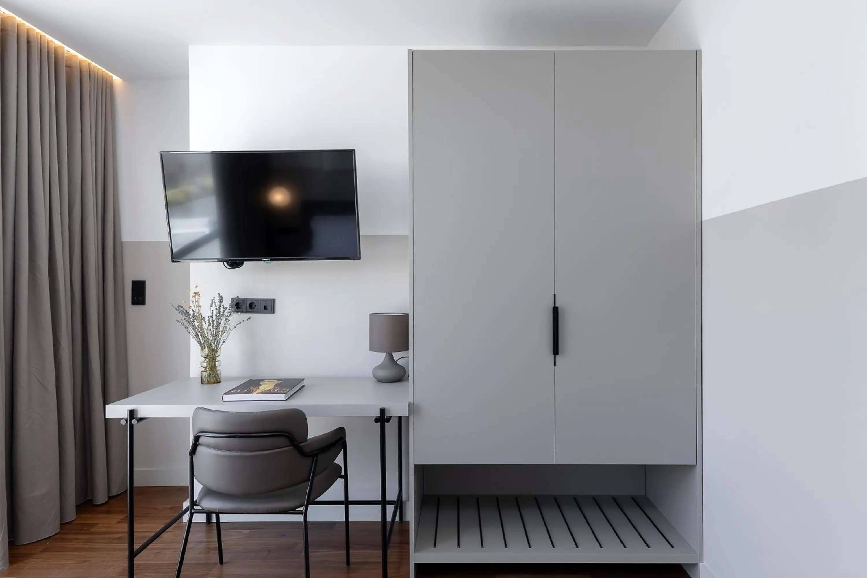 TV and multimedia in The Athenians Art Apartments