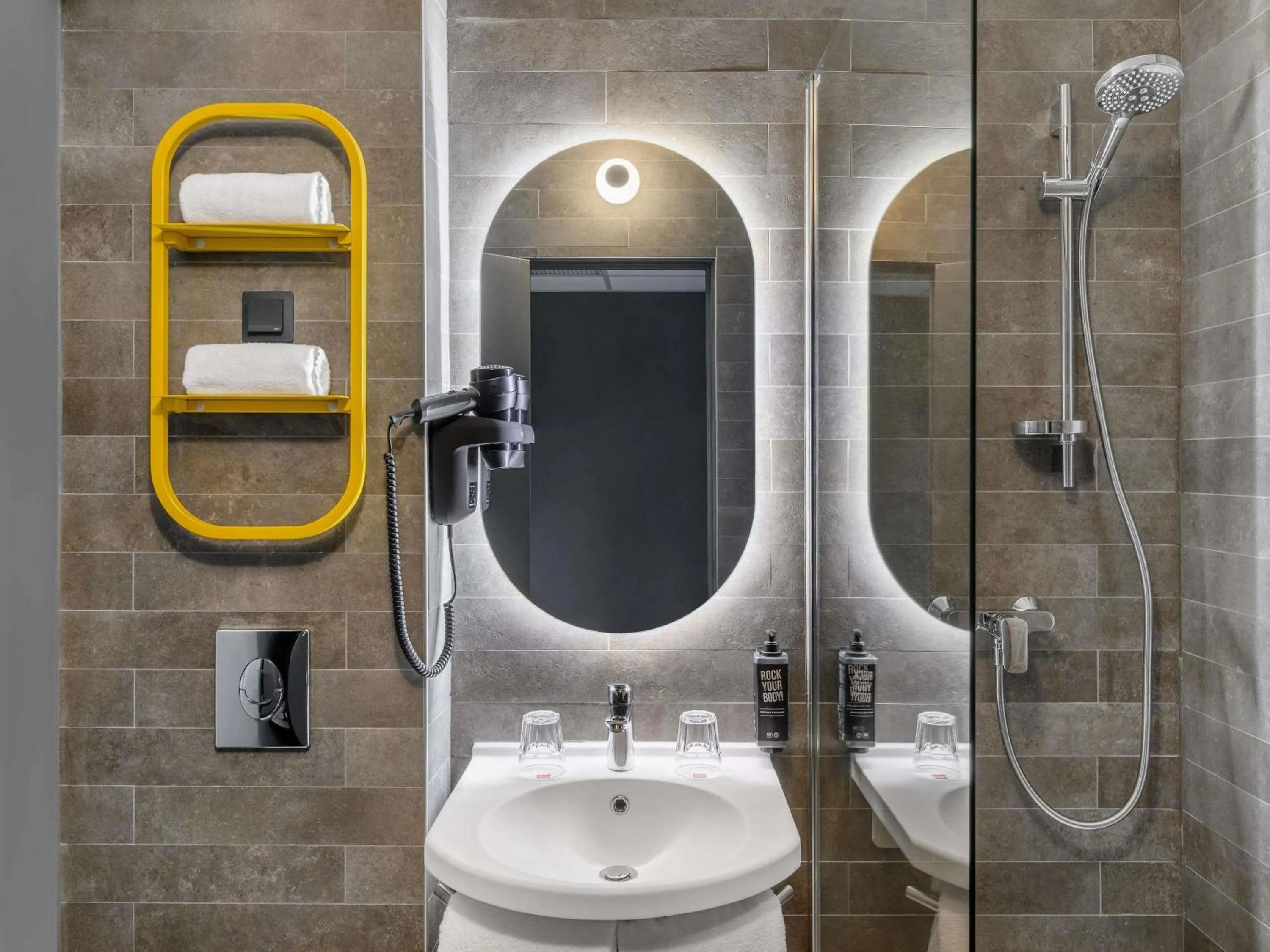 Bedroom in Ibis Budapest Citysouth