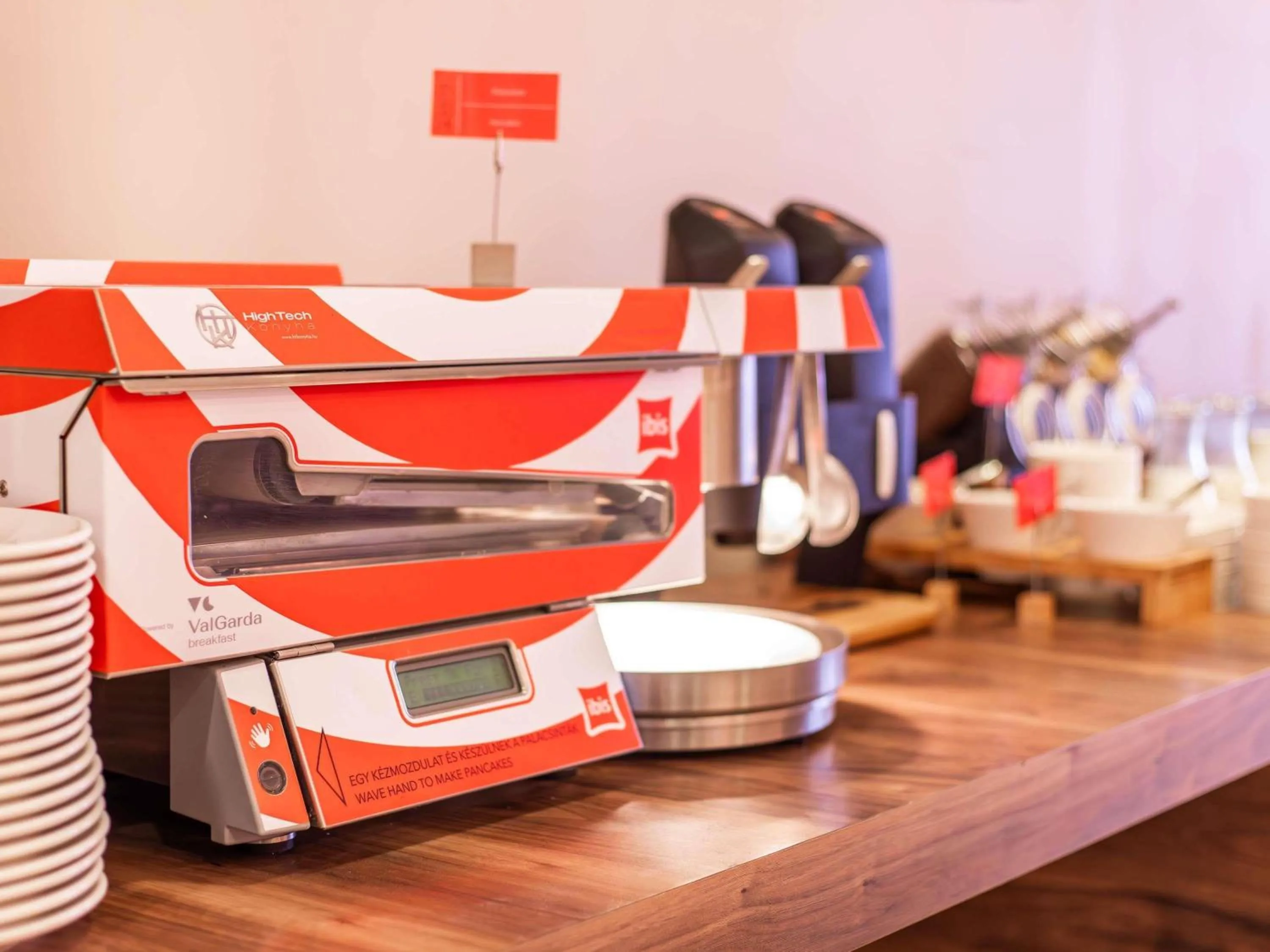 Restaurant/places to eat in Ibis Budapest Citysouth