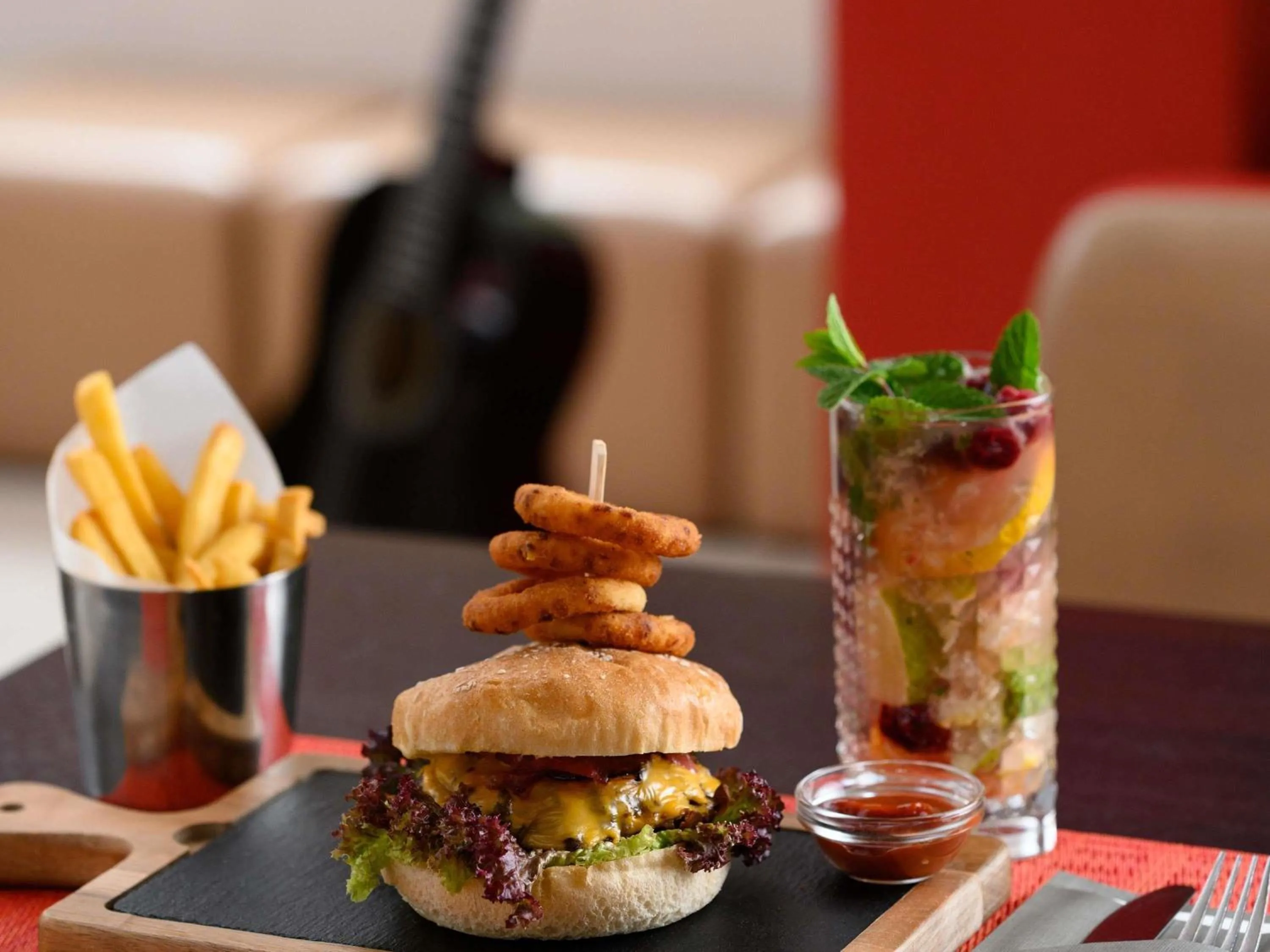 Lounge or bar in Ibis Budapest Citysouth