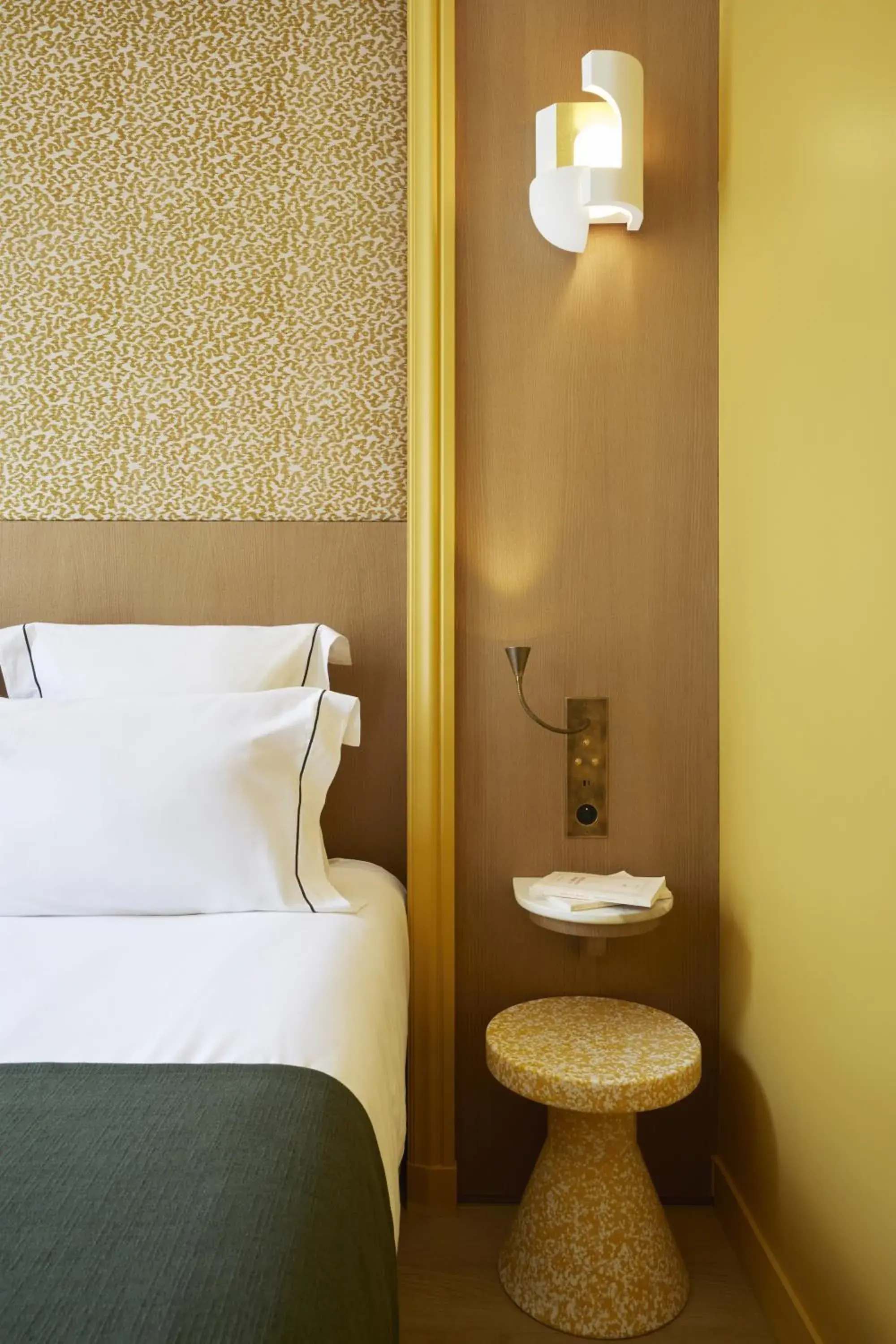 Bed in Hôtel Prince de Conti - Hôtel Rénové Bed in Hôtel Prince de Conti - Hôtel Rénové