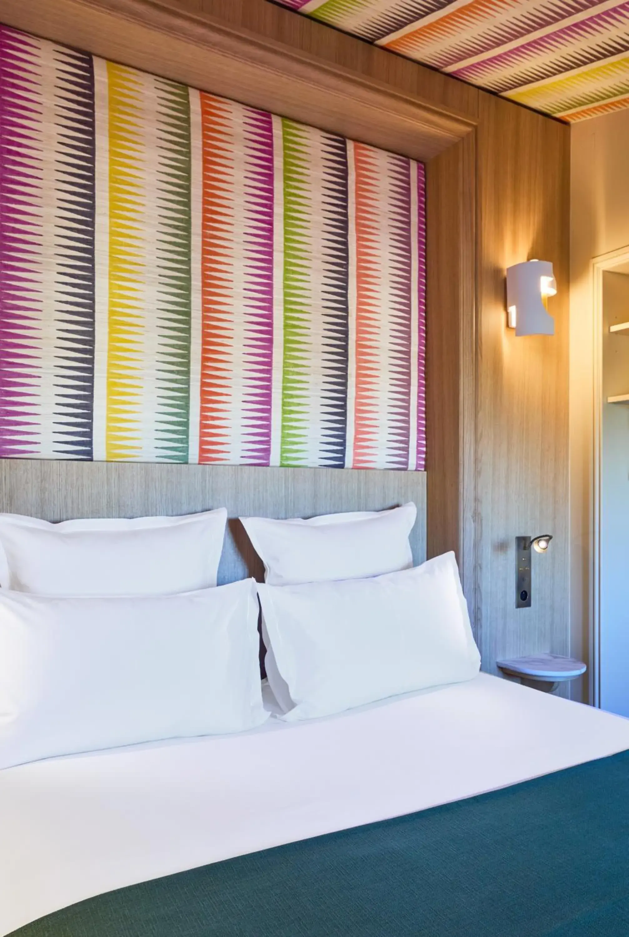 Bed in Hôtel Prince de Conti - Hôtel Rénové Bed in Hôtel Prince de Conti - Hôtel Rénové