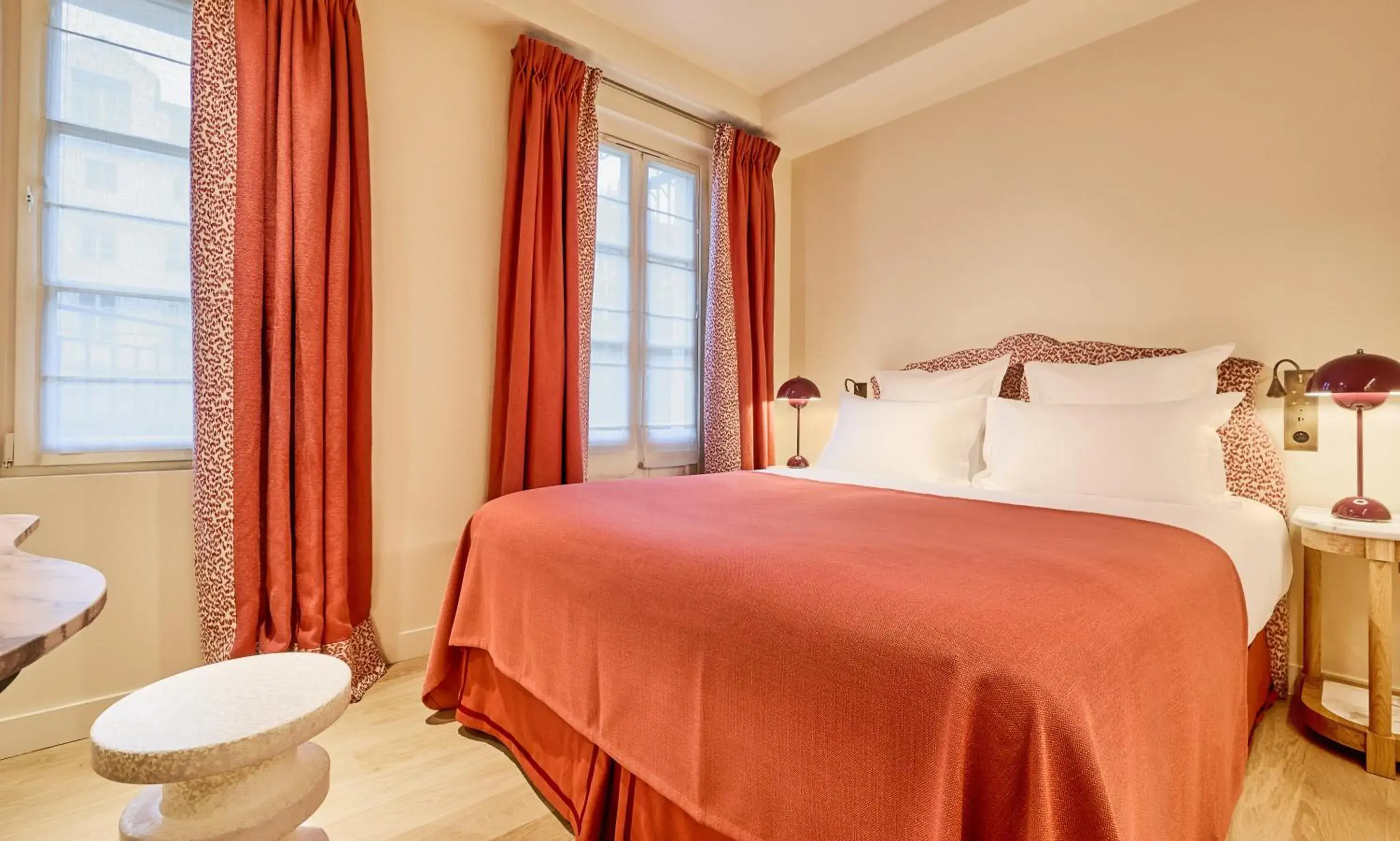 Bed in Hôtel Prince de Conti - Hôtel Rénové Bed in Hôtel Prince de Conti - Hôtel Rénové