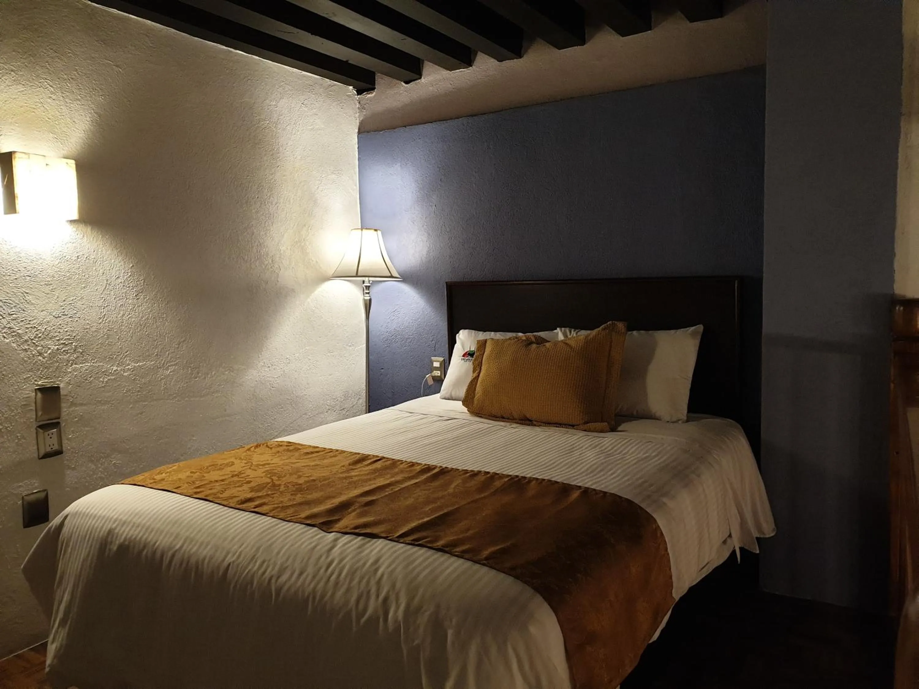 Photo of the whole room, Bed in Hotel Don Carlos