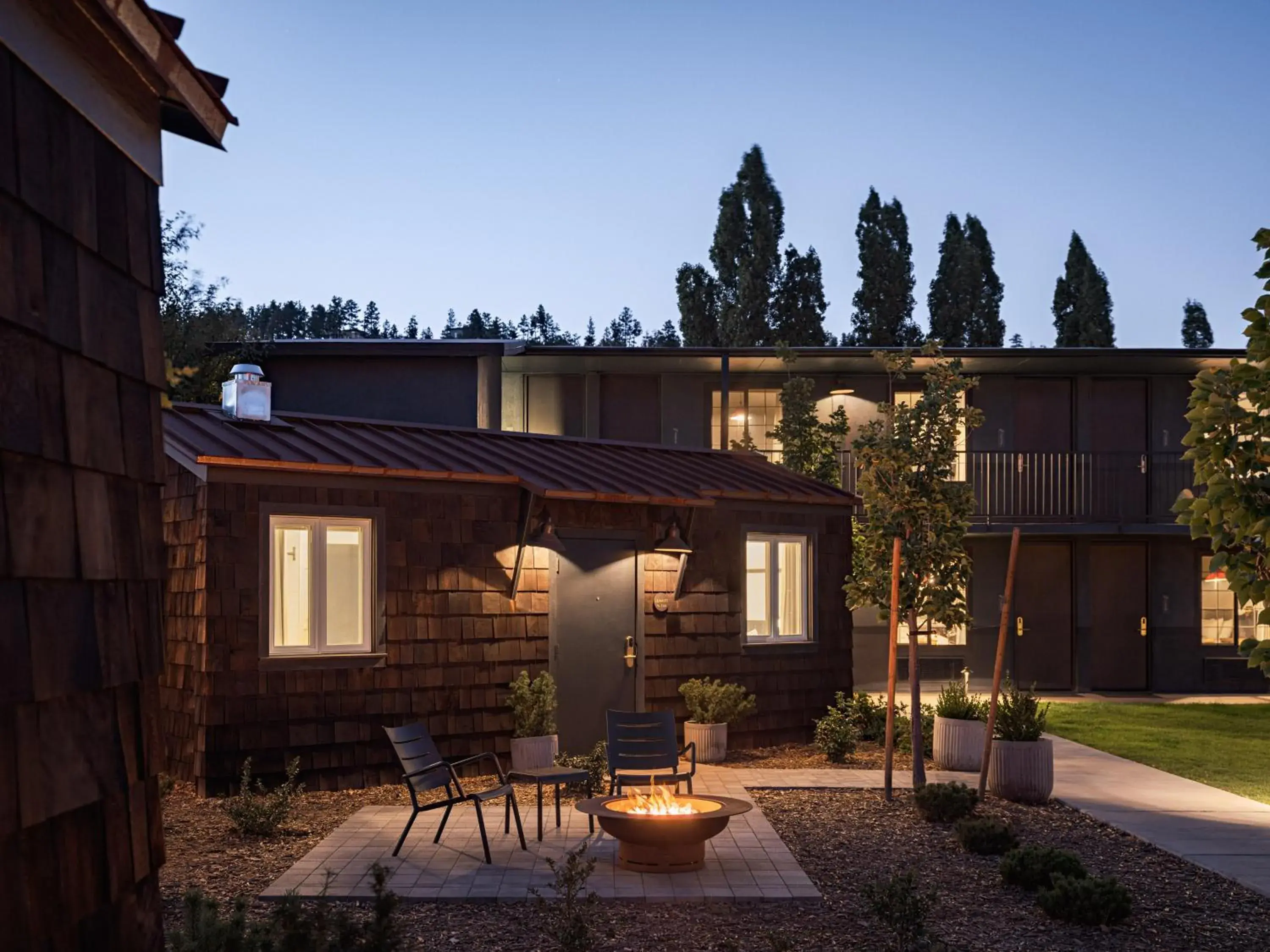 Property building in High Country Motor Lodge - Near NAU and Downtown Property building in High Country Motor Lodge - Near NAU and Downtown