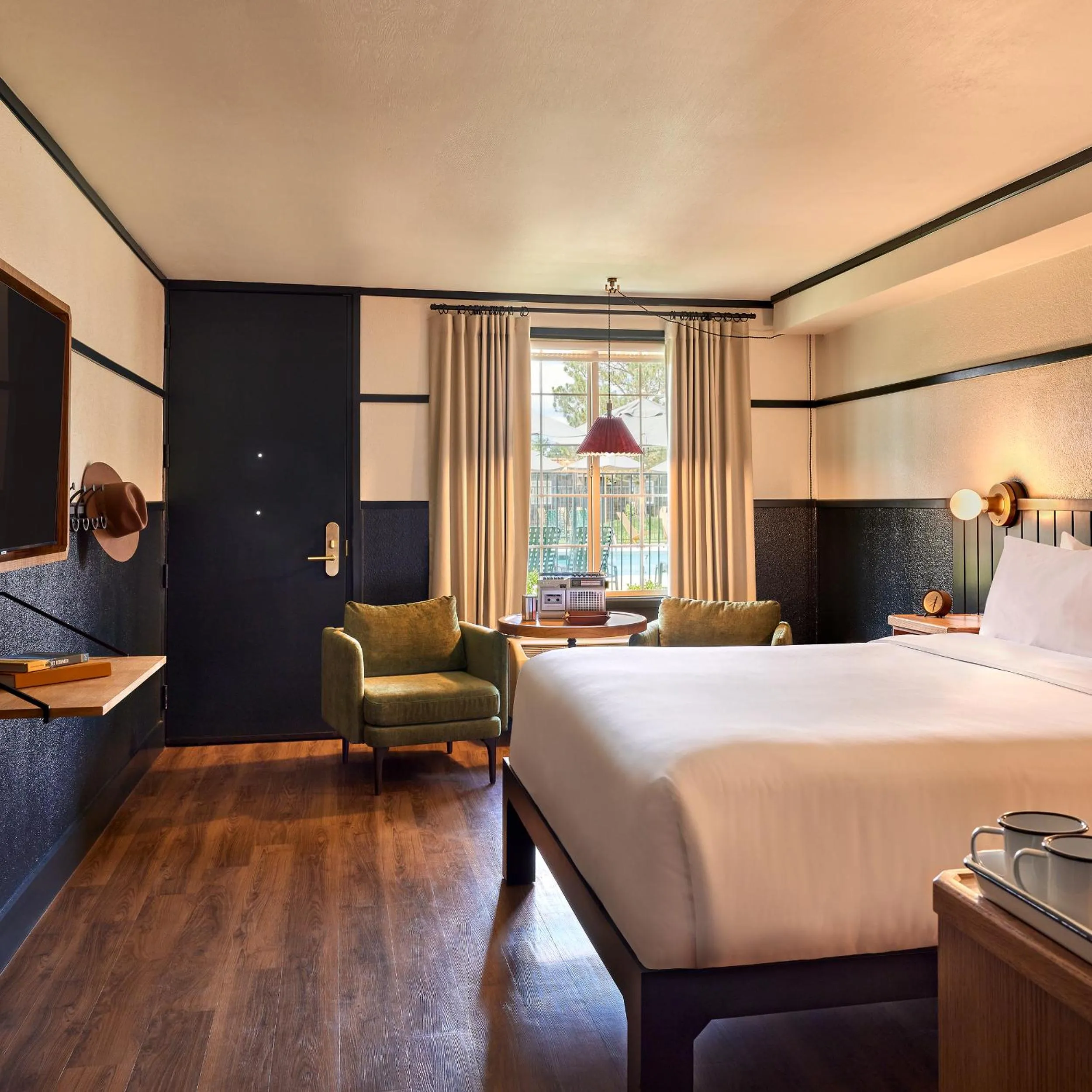 Bedroom, Bed in High Country Motor Lodge - Near NAU and Downtown