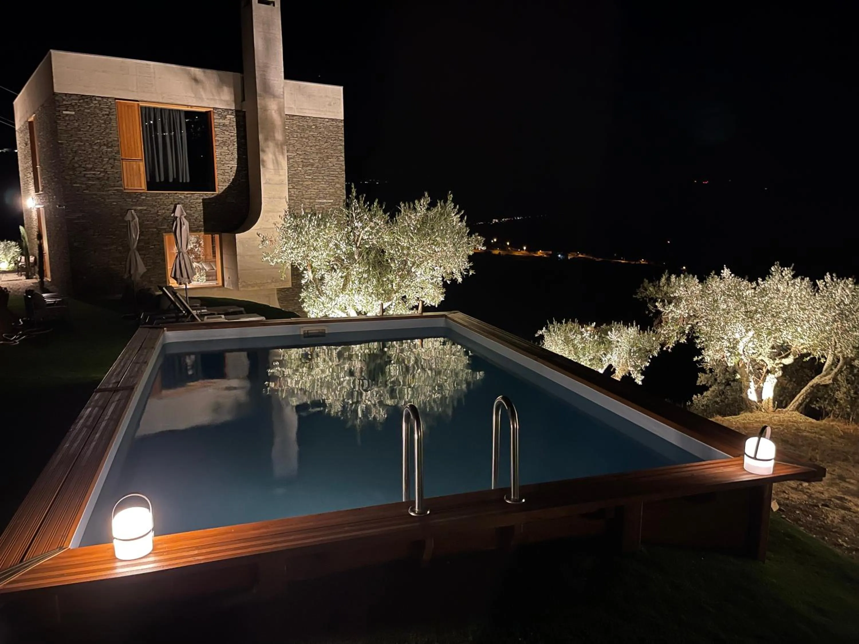 Swimming pool in Casa do Arco by Douro Exclusive