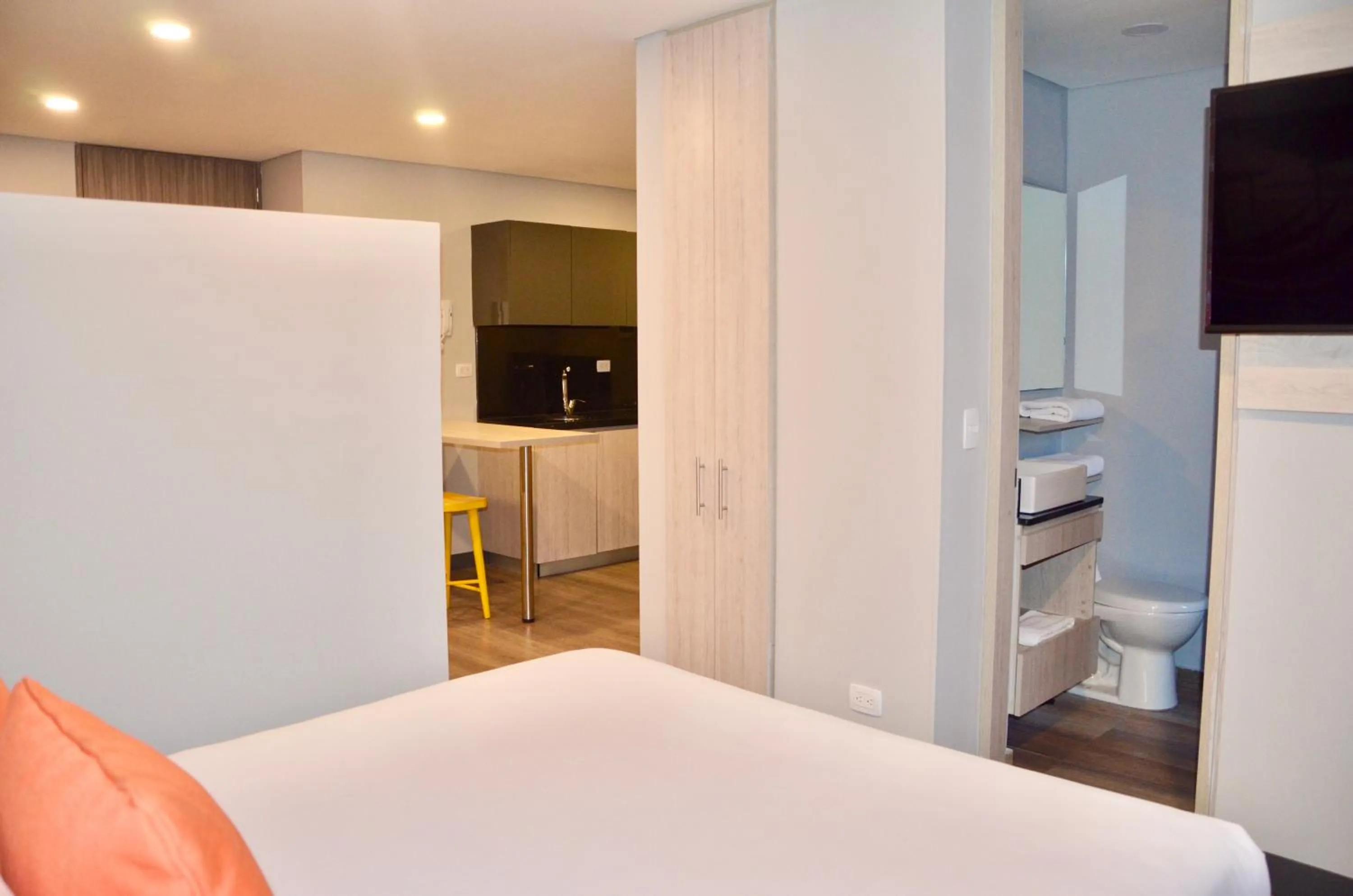 Photo of the whole room in Suites Home 118 By SHG