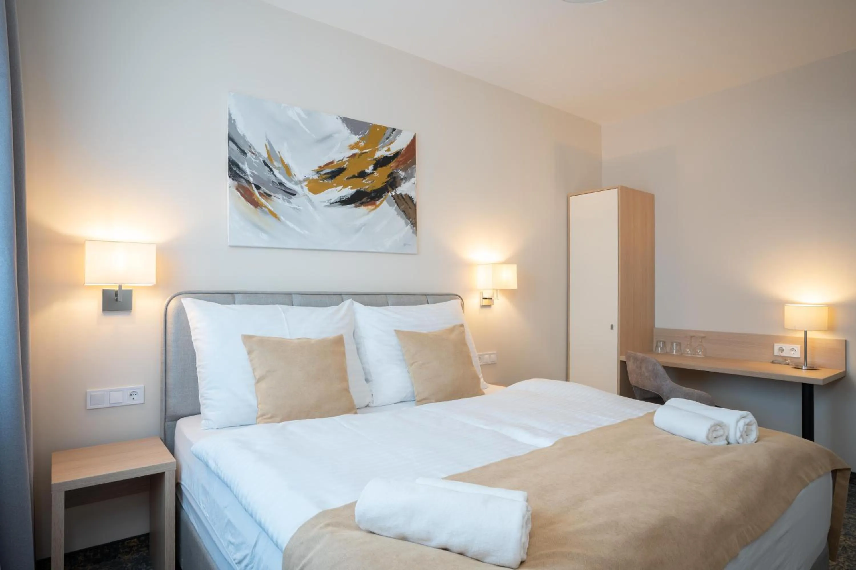 Bedroom, Bed in Kikelet Club Hotel