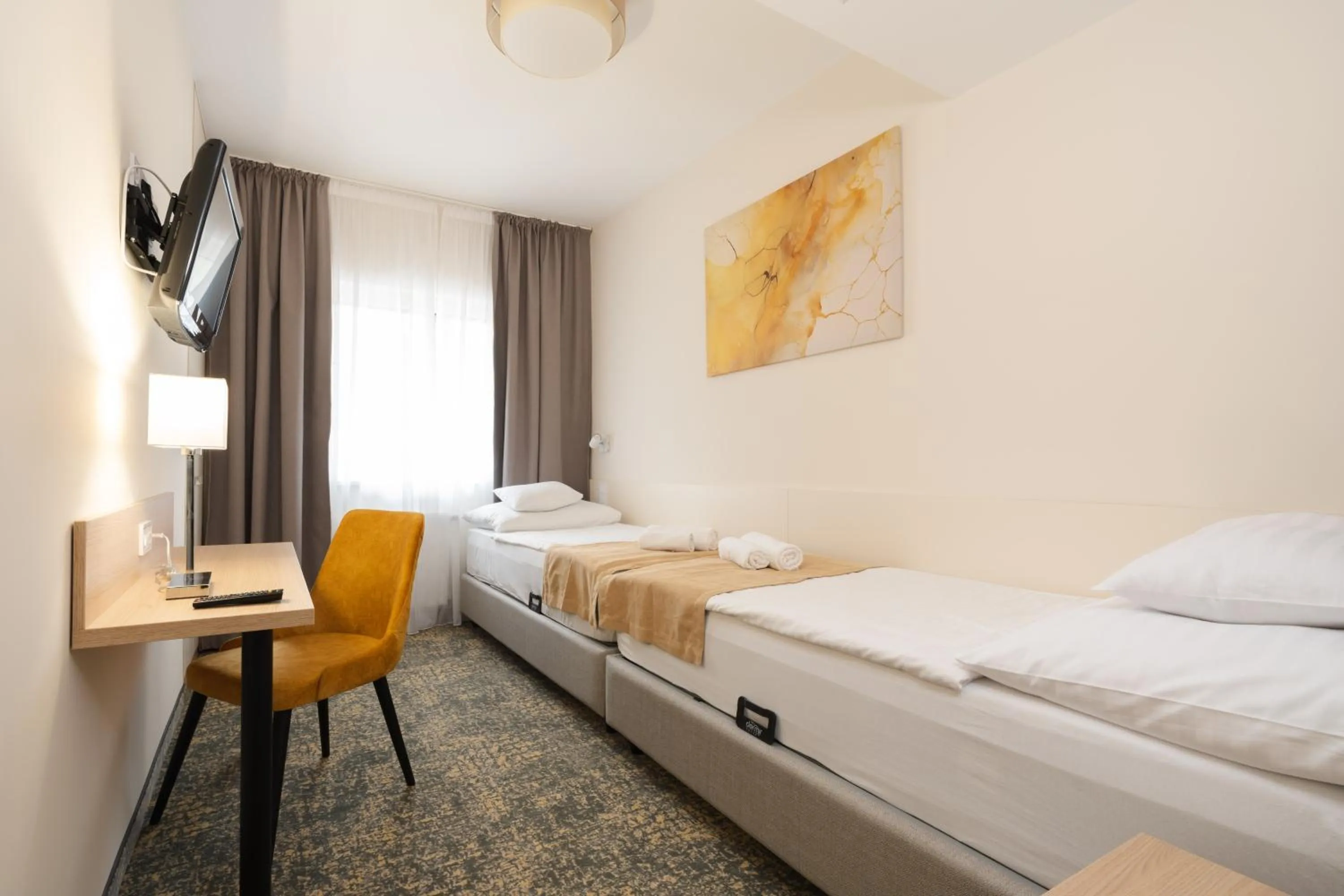 Bedroom, Bed in Kikelet Club Hotel