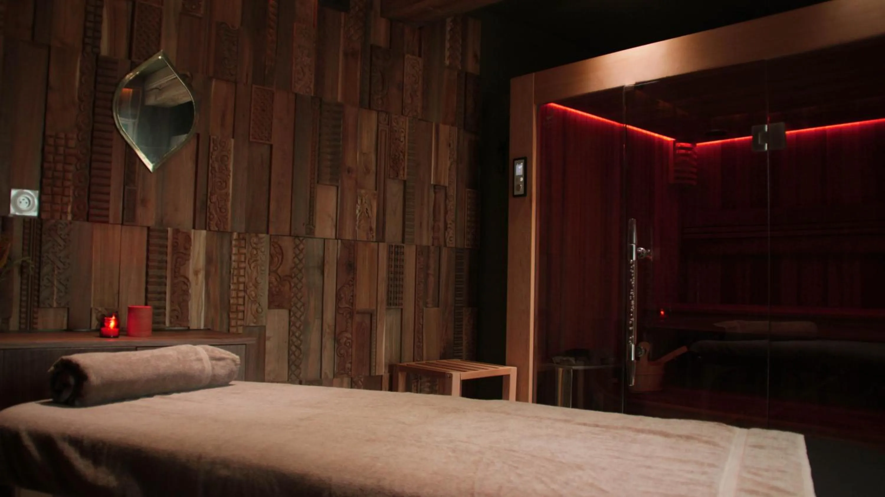 Spa and wellness centre/facilities, Bed in Hôtel Maison Pavlov - Restaurant & Spa - Bordeaux Bouscat