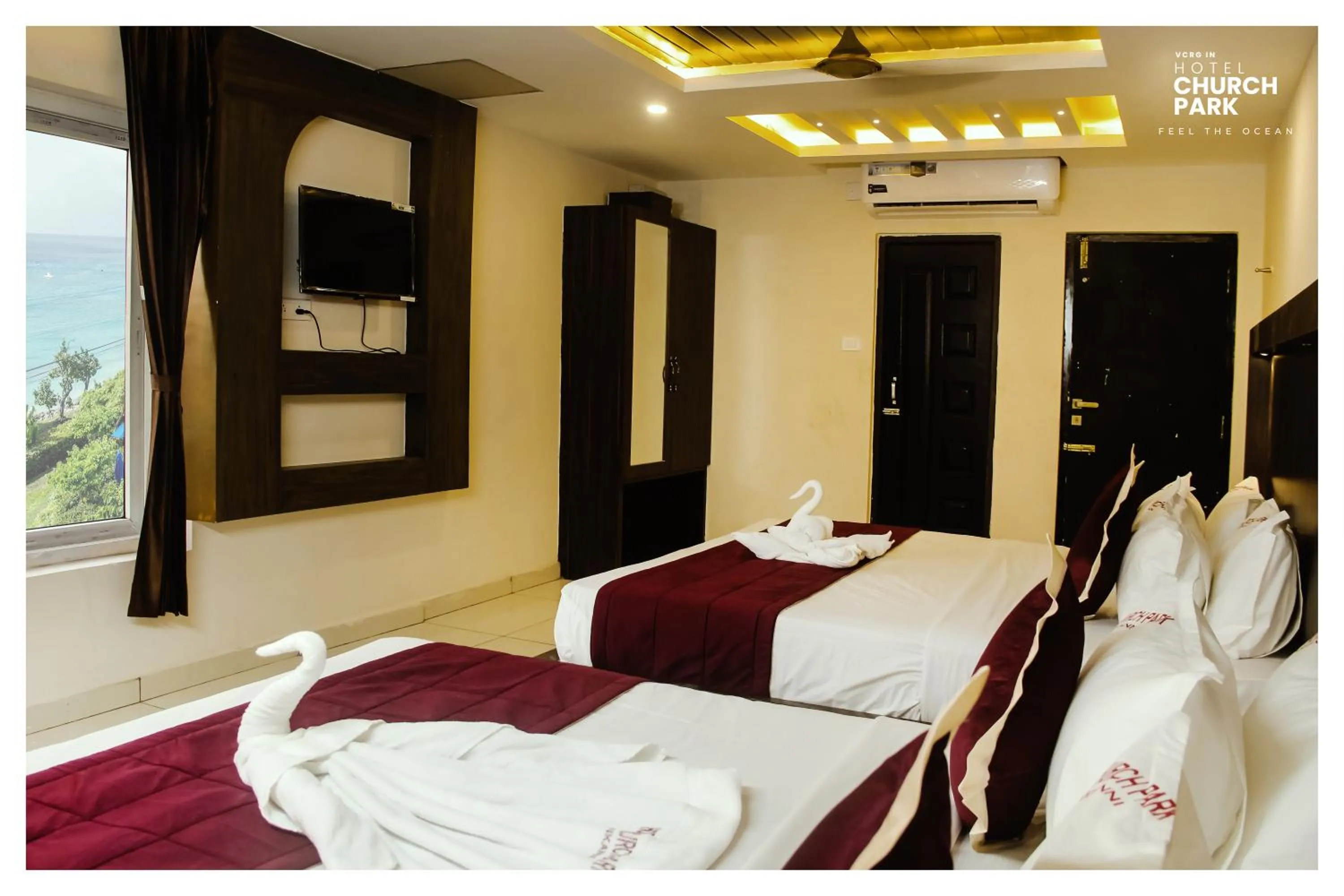 Photo of the whole room, Bed in hotel church park