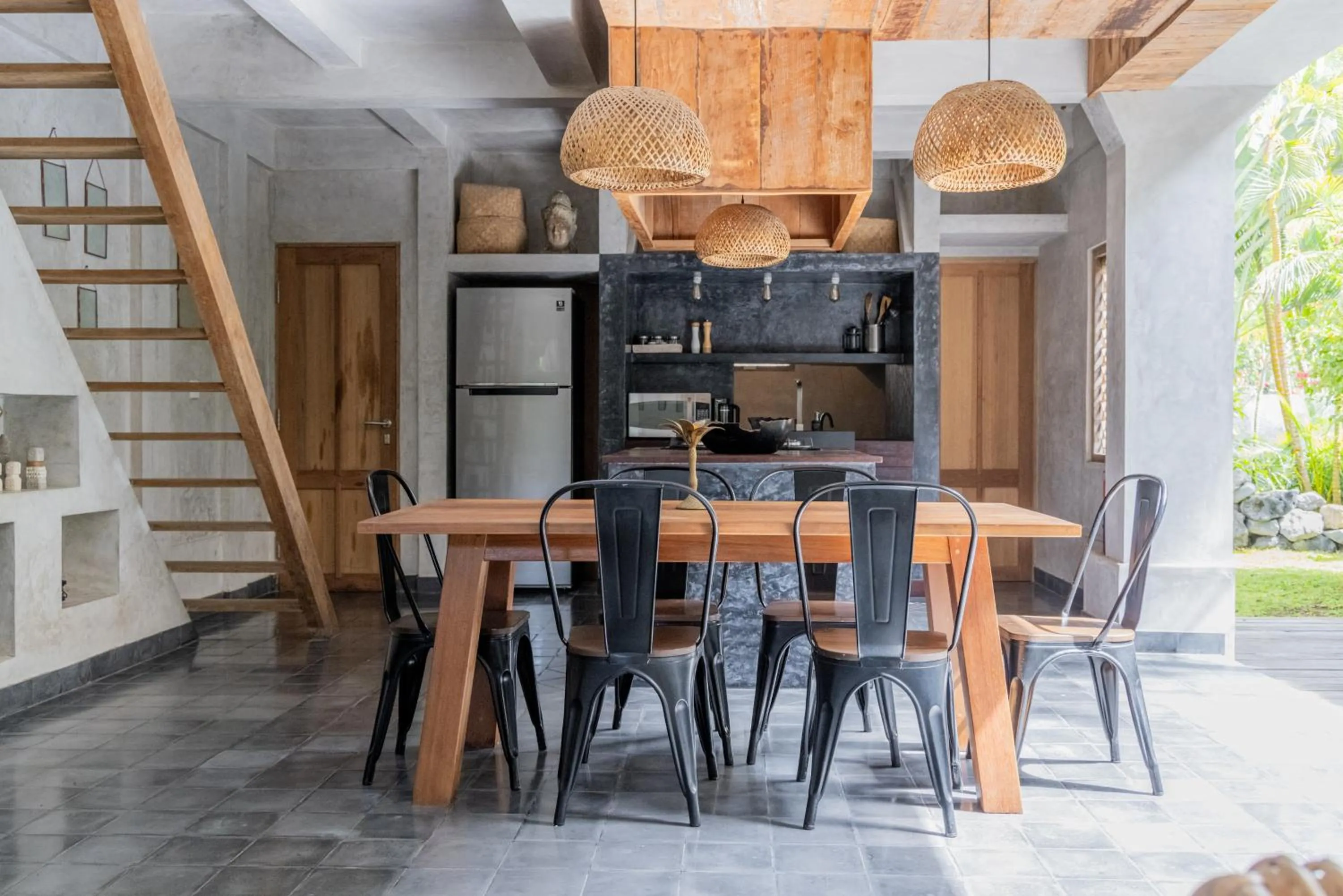 Dining area in Villa Palm Jari 2 by Alfred in Bali