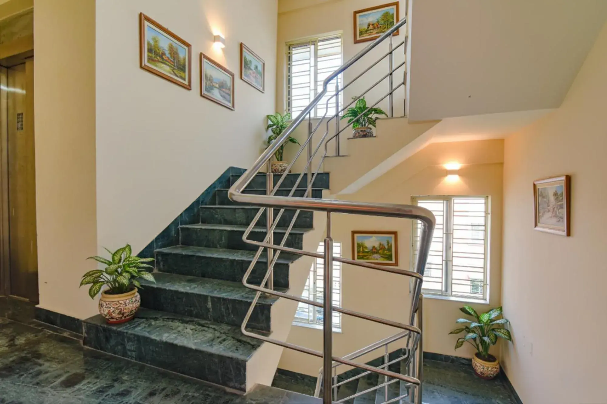 Lobby or reception in FabHotel Capital Casa - Newtown Bus Stand Lobby or reception in FabHotel Capital Casa - Newtown Bus Stand