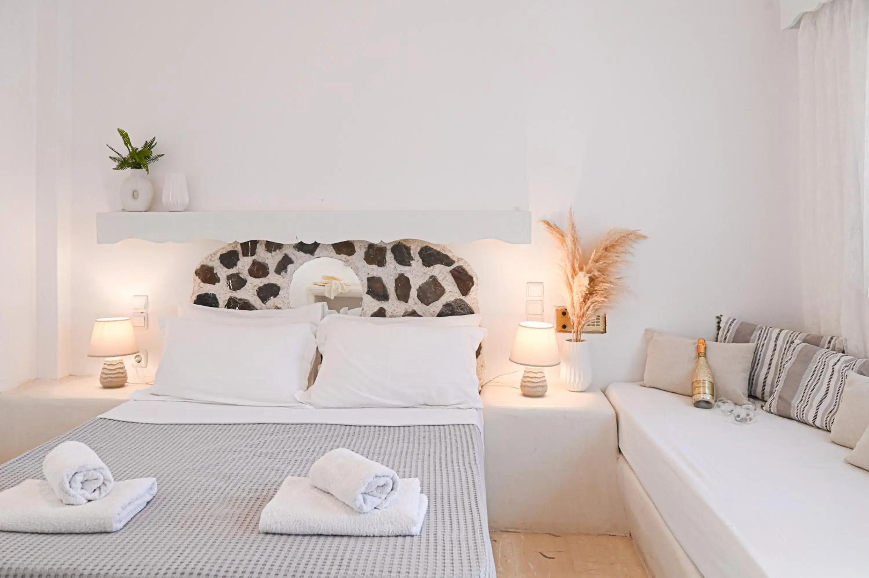 Double Room with Mountain View in Villa Maina Double Room with Mountain View in Villa Maina