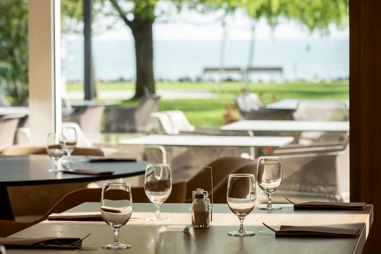 Restaurant/places to eat in Hotel Marina Port