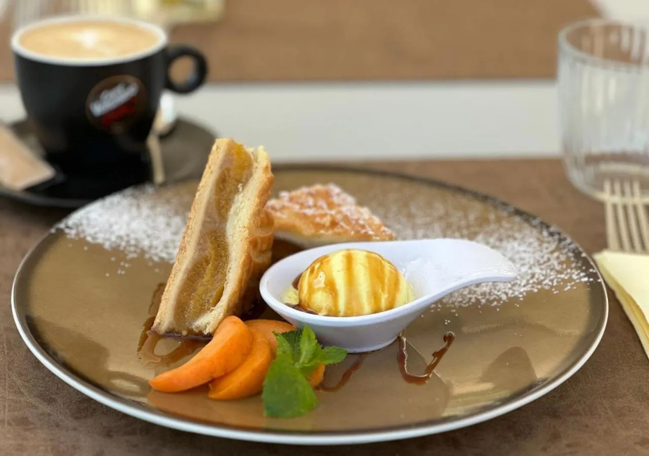 Food in Hotel Marina Port