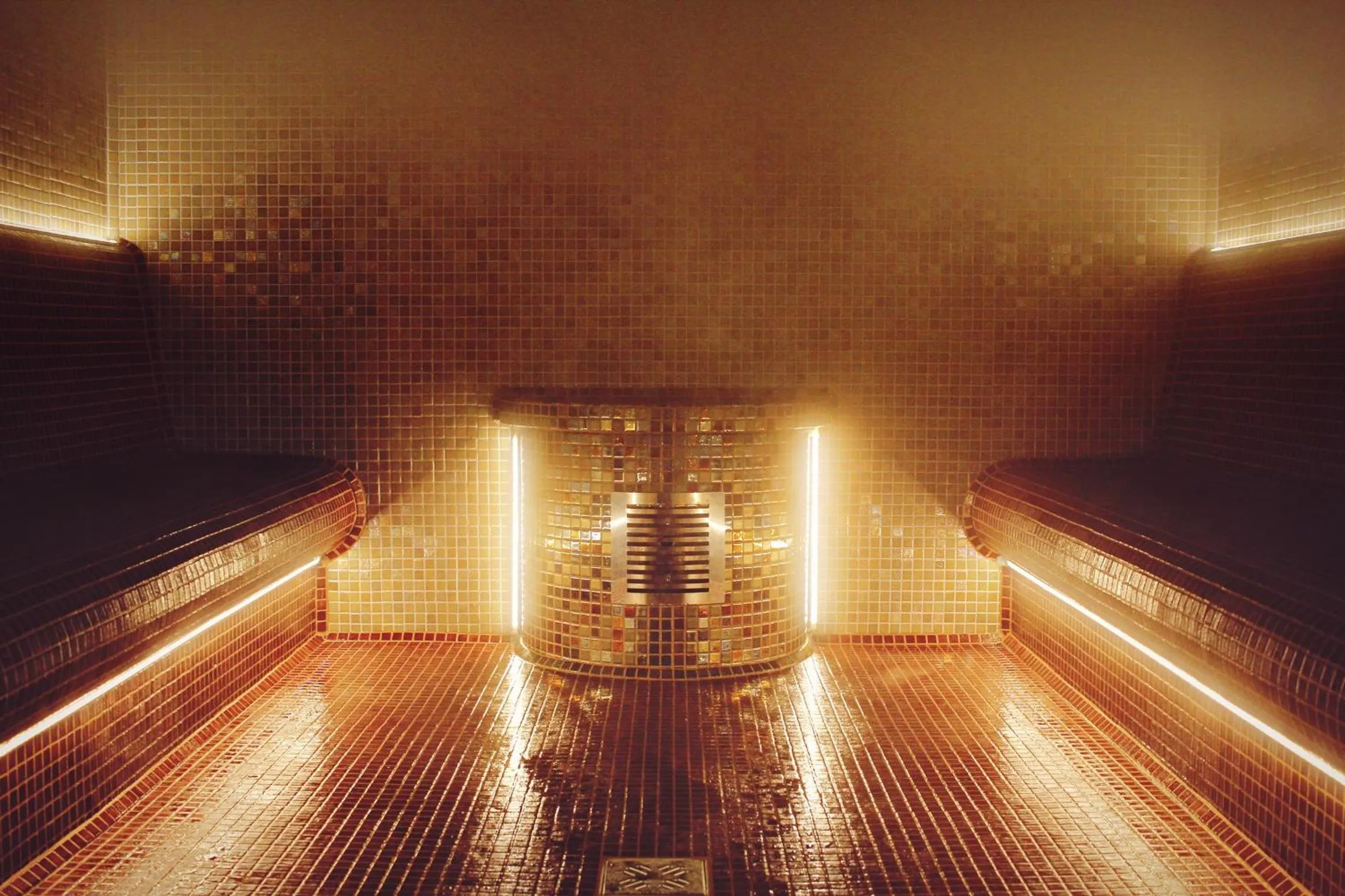 Steam room in Hotel Marina Port