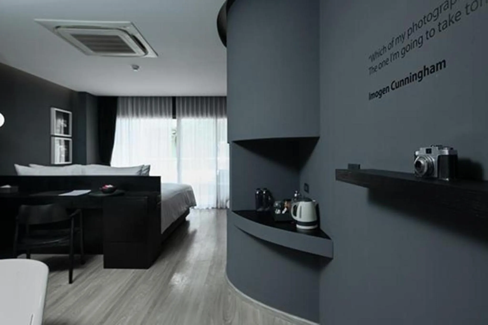 TV and multimedia in Foto Hotel Phuket Beachfront