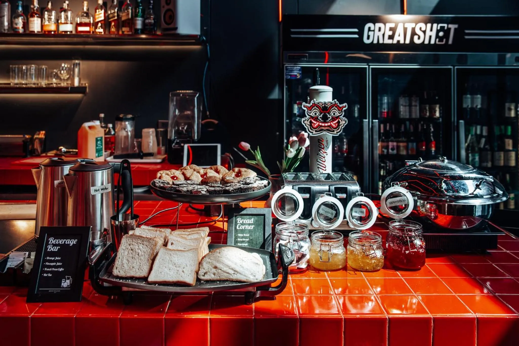 Lounge or bar in Foto Hotel Phuket Beachfront