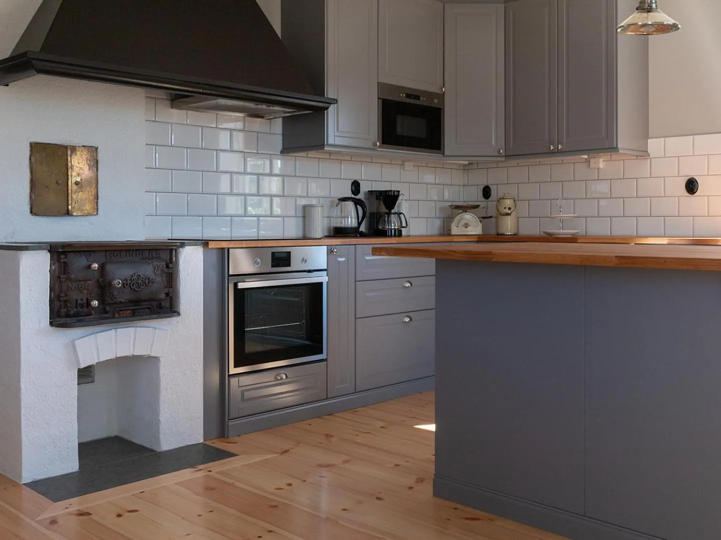 Property building in Bergs Gård & Hållsvikens Gård