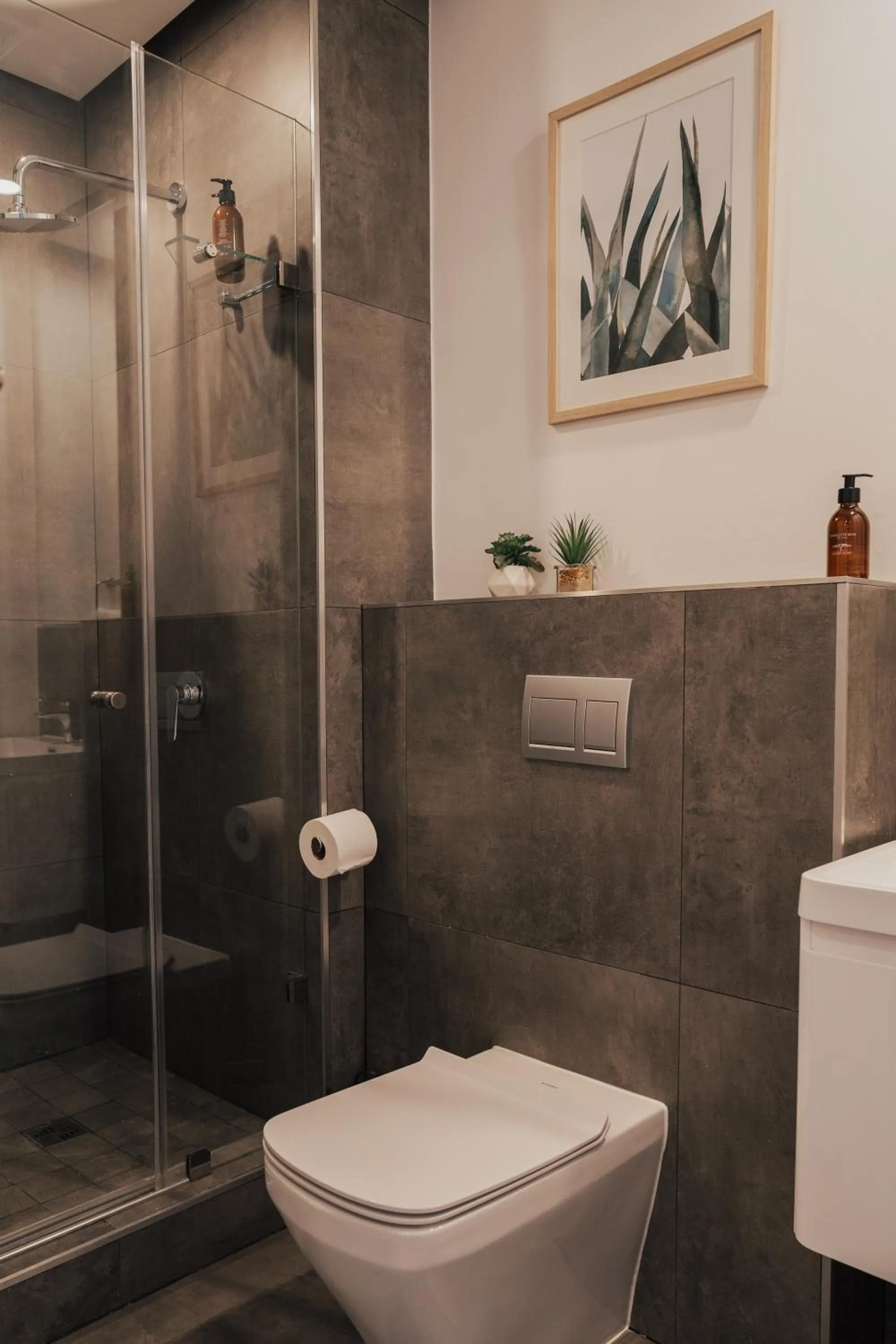 Bathroom in Reserved Suites Illovo