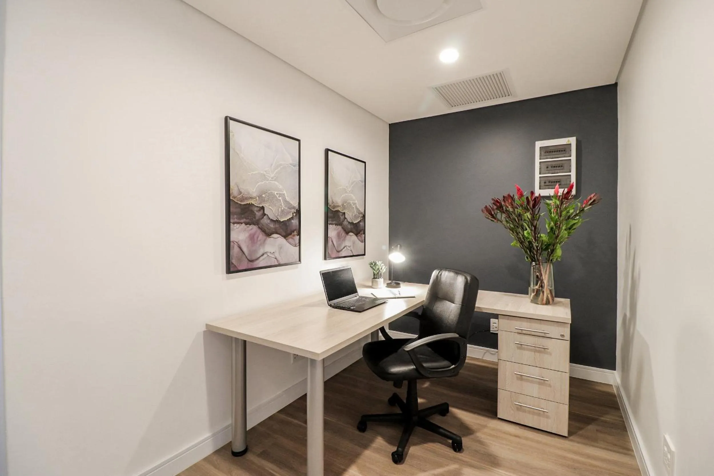 Business facilities in Reserved Suites Illovo